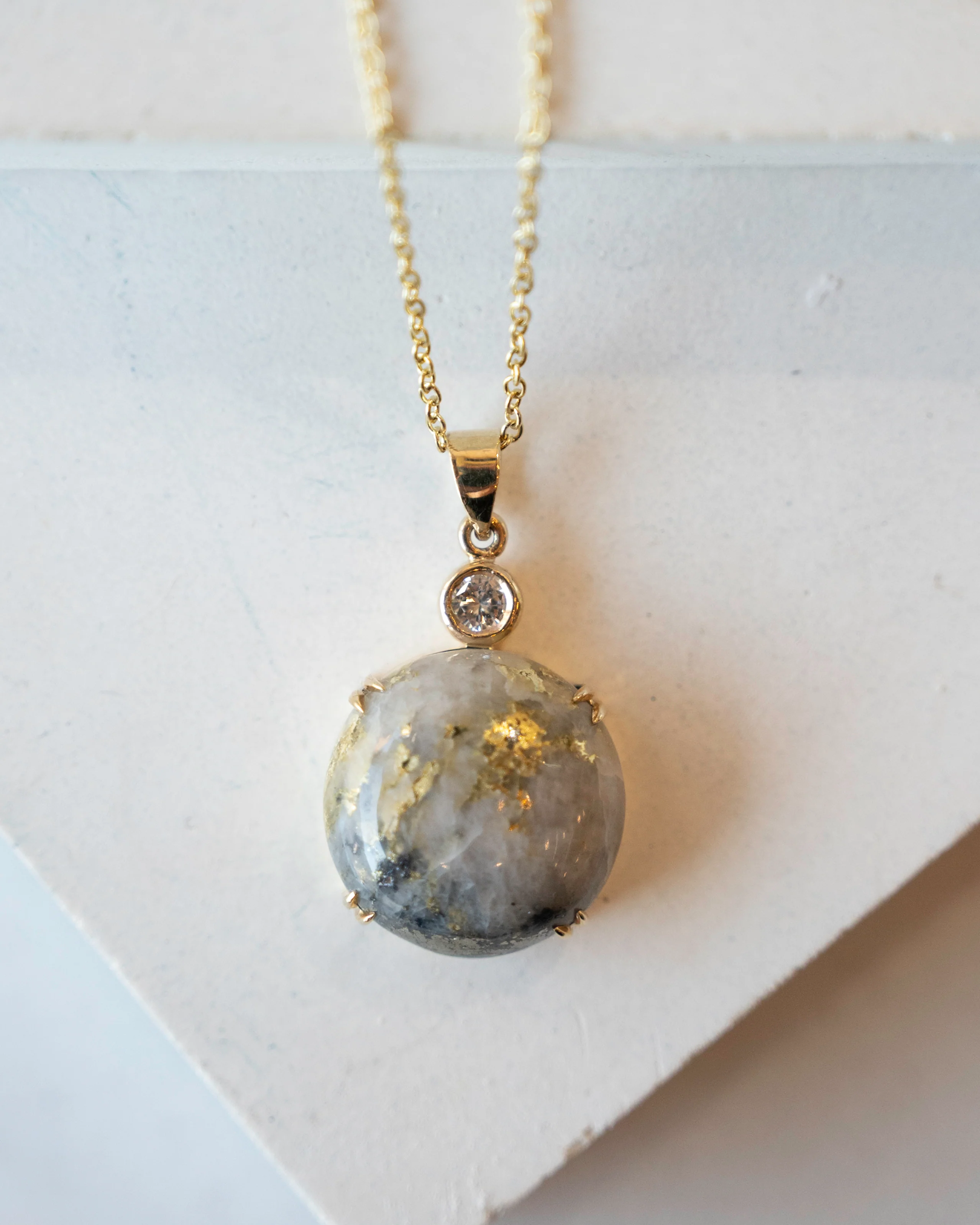 15.00 Cabochon Gold Bearing Quartz Pendant Necklace 14k - Image 5