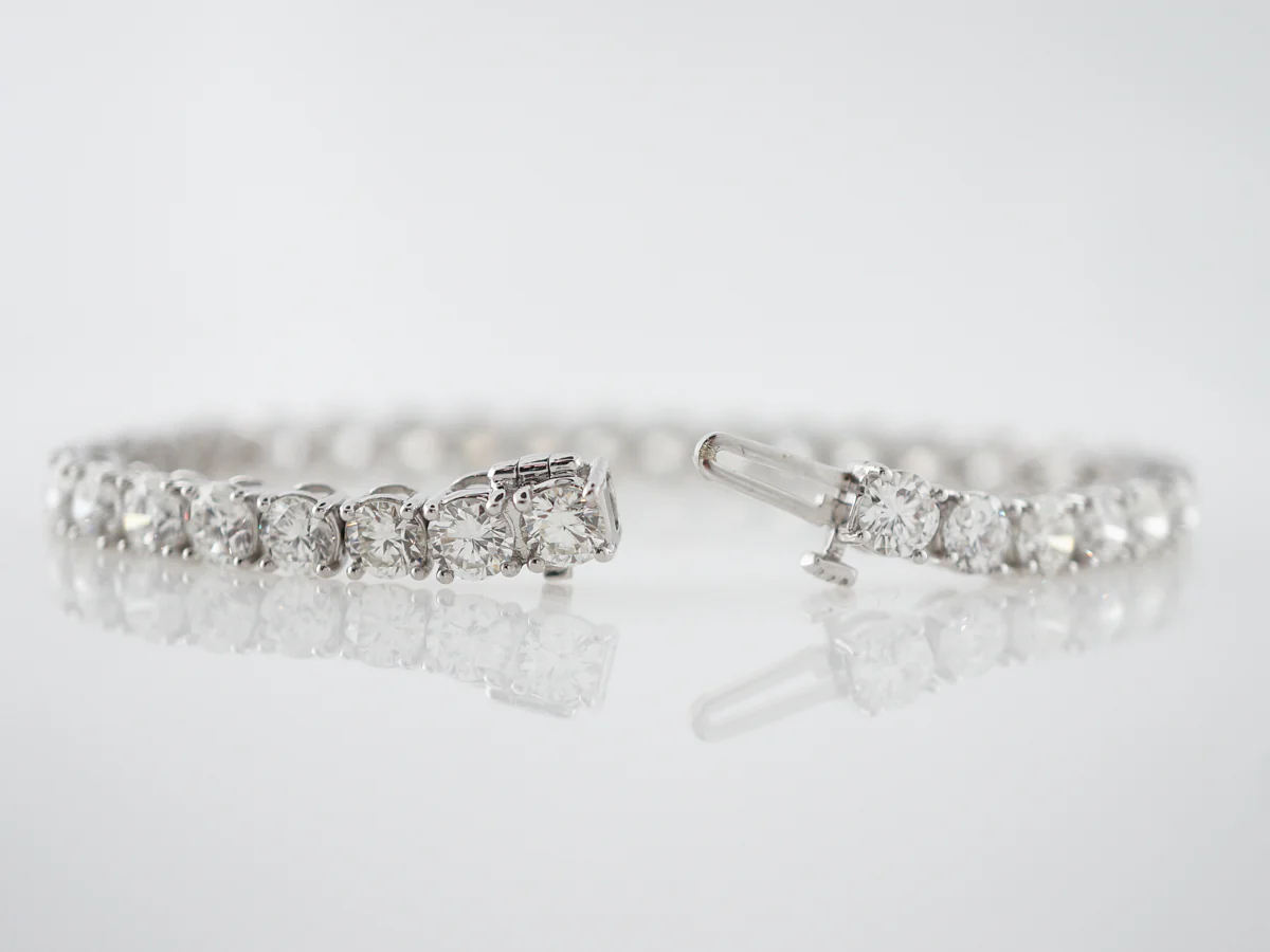 15 Carat Straight Line Diamond Tennis Bracelet in Platinum - Image 2