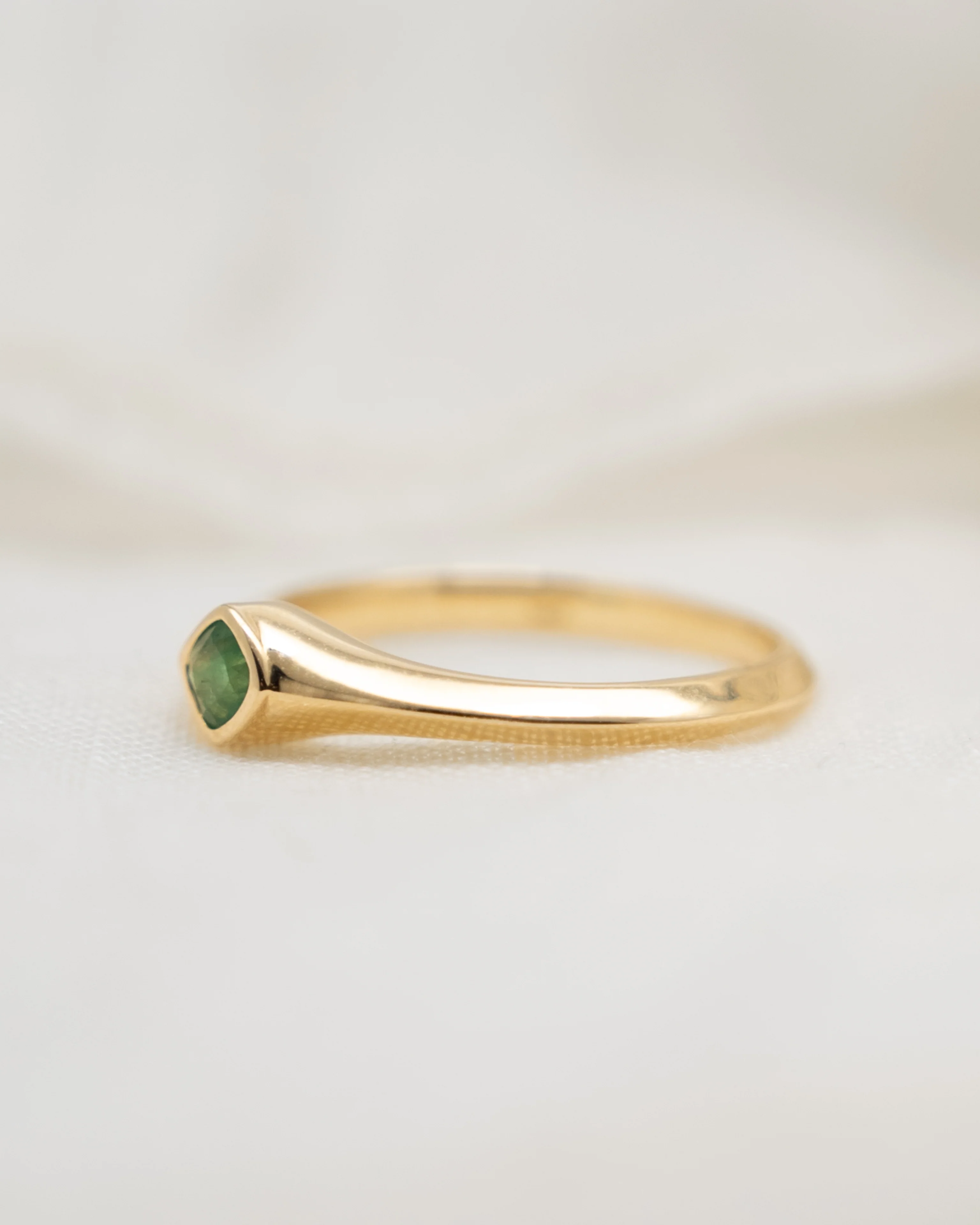 .16 Cushion Cut Emerald Stacking Ring in 14k Yellow Gold - Image 7