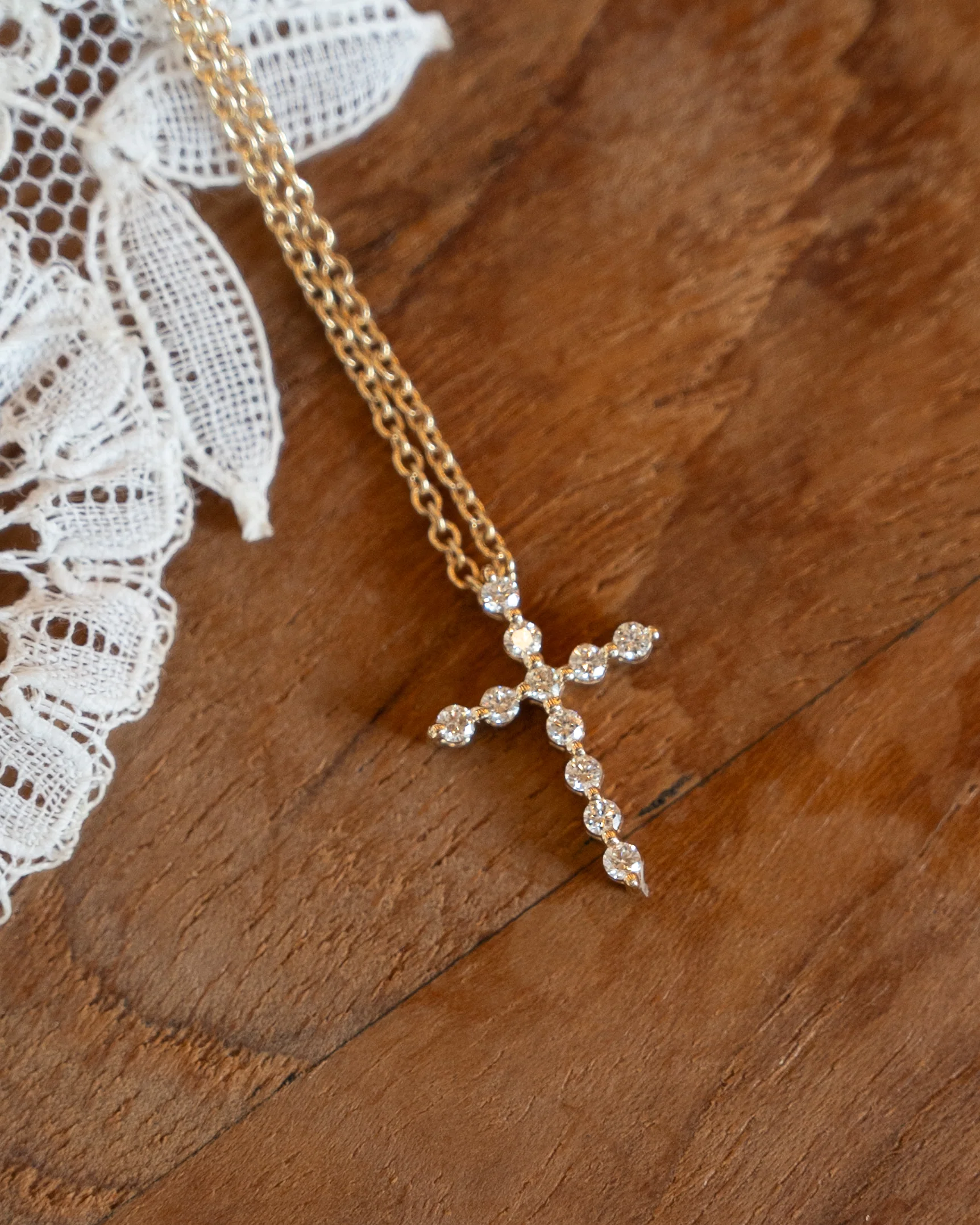 .16 Diamond Cross Pendant Necklace in 14k Yellow Gold - Image 5