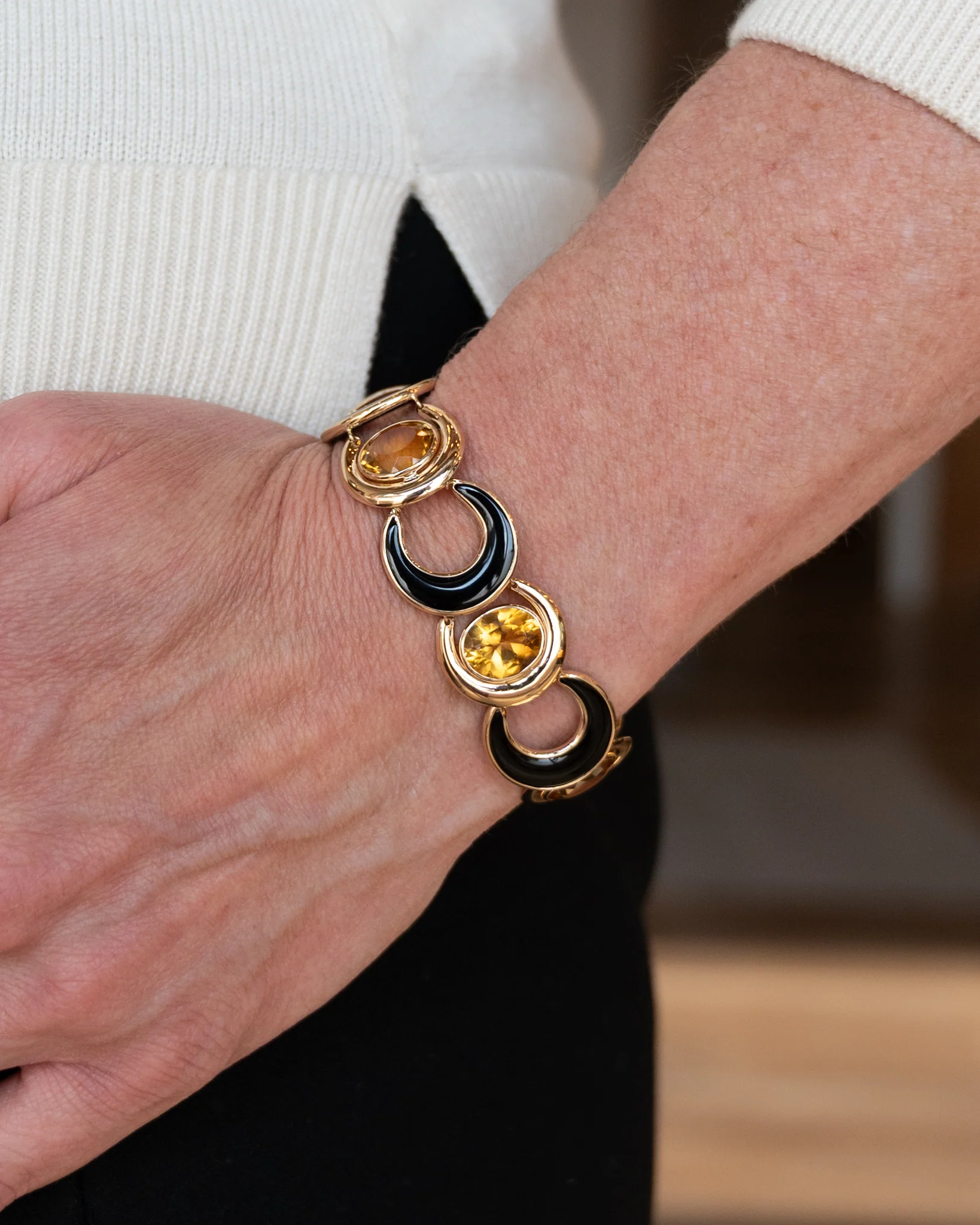 18.35 Oval Citrine & Onyx Statement Bracelet in 14k - Image 7