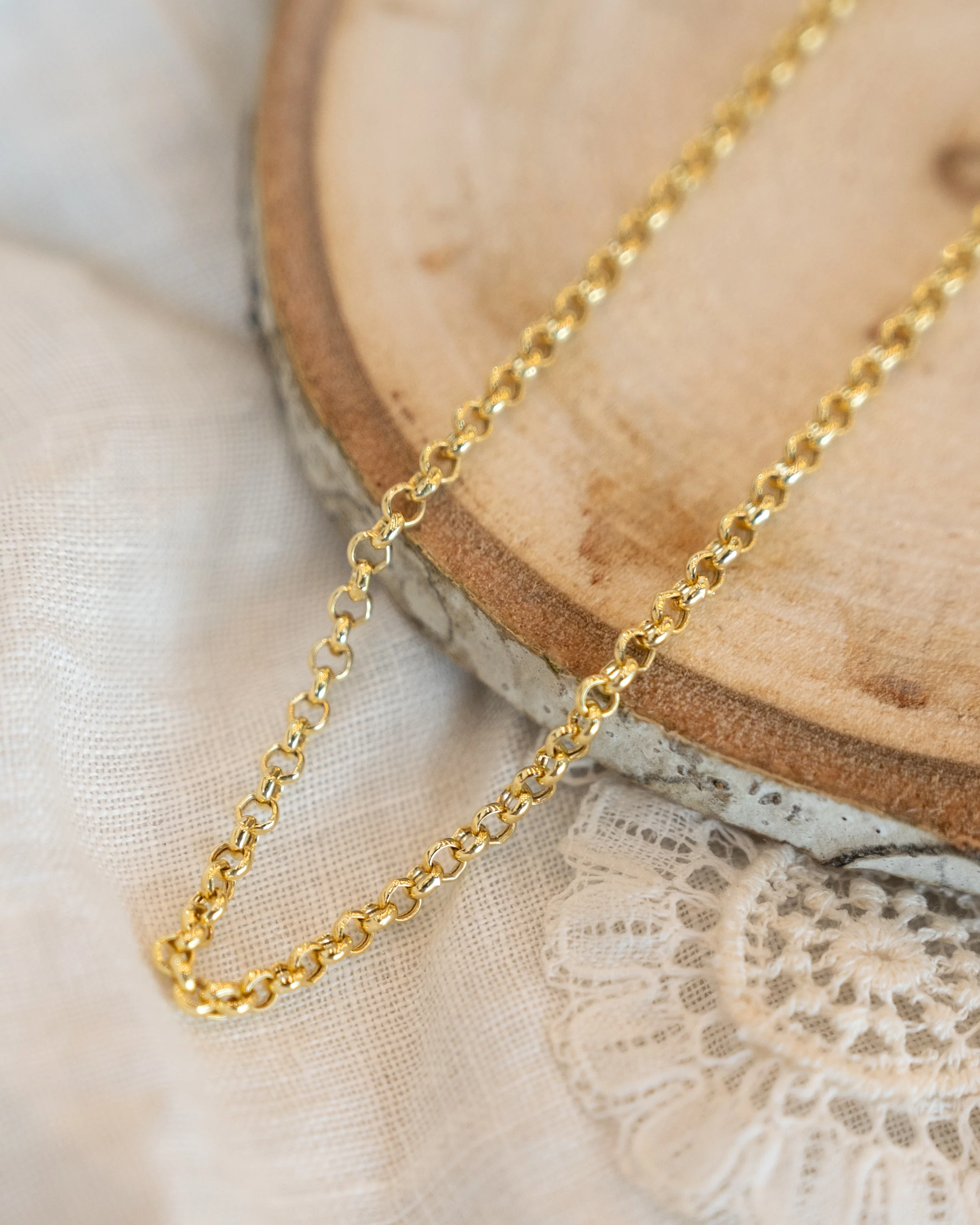 18" Classic Rolo Link Chain Necklace in 14k - Image 5