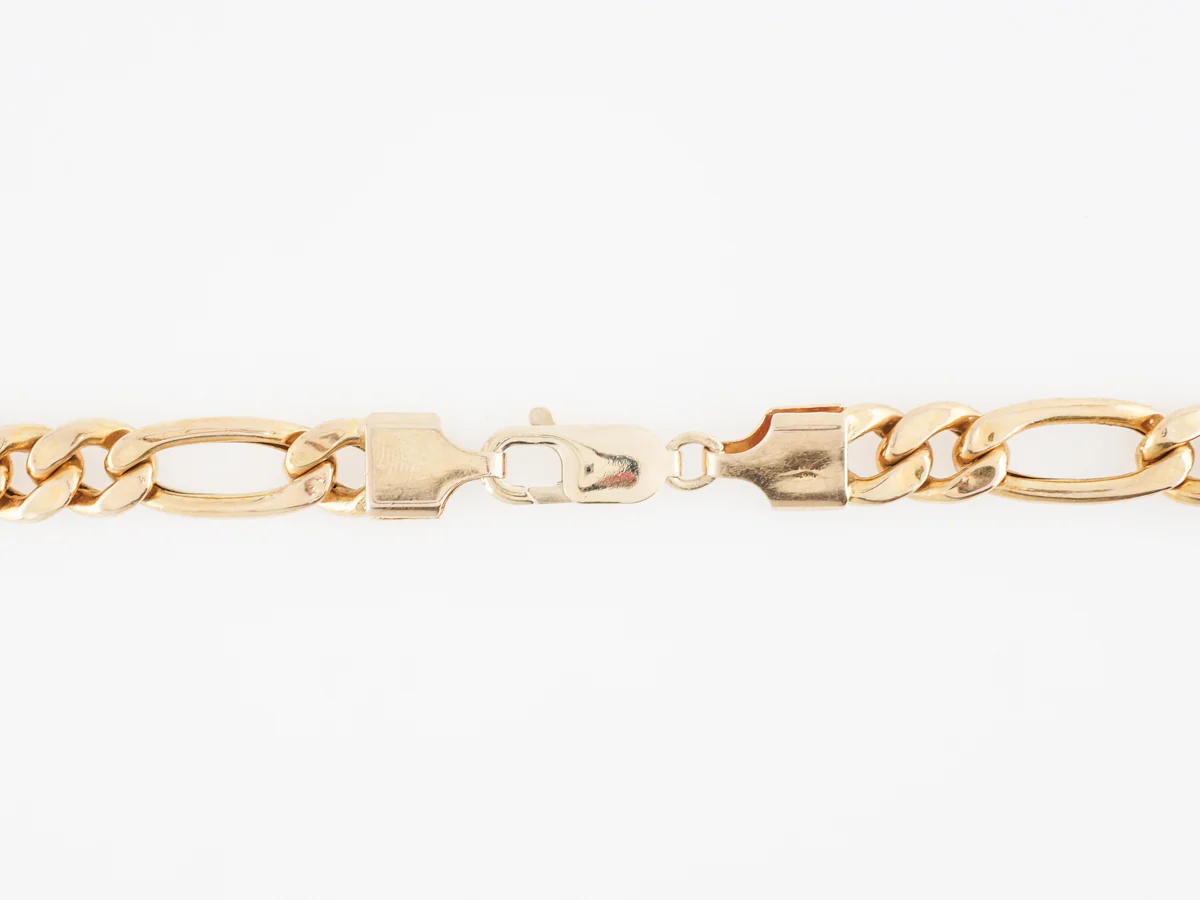 18 Inch Figaro Chain Necklace in 14k Yellow Gold - Image 3