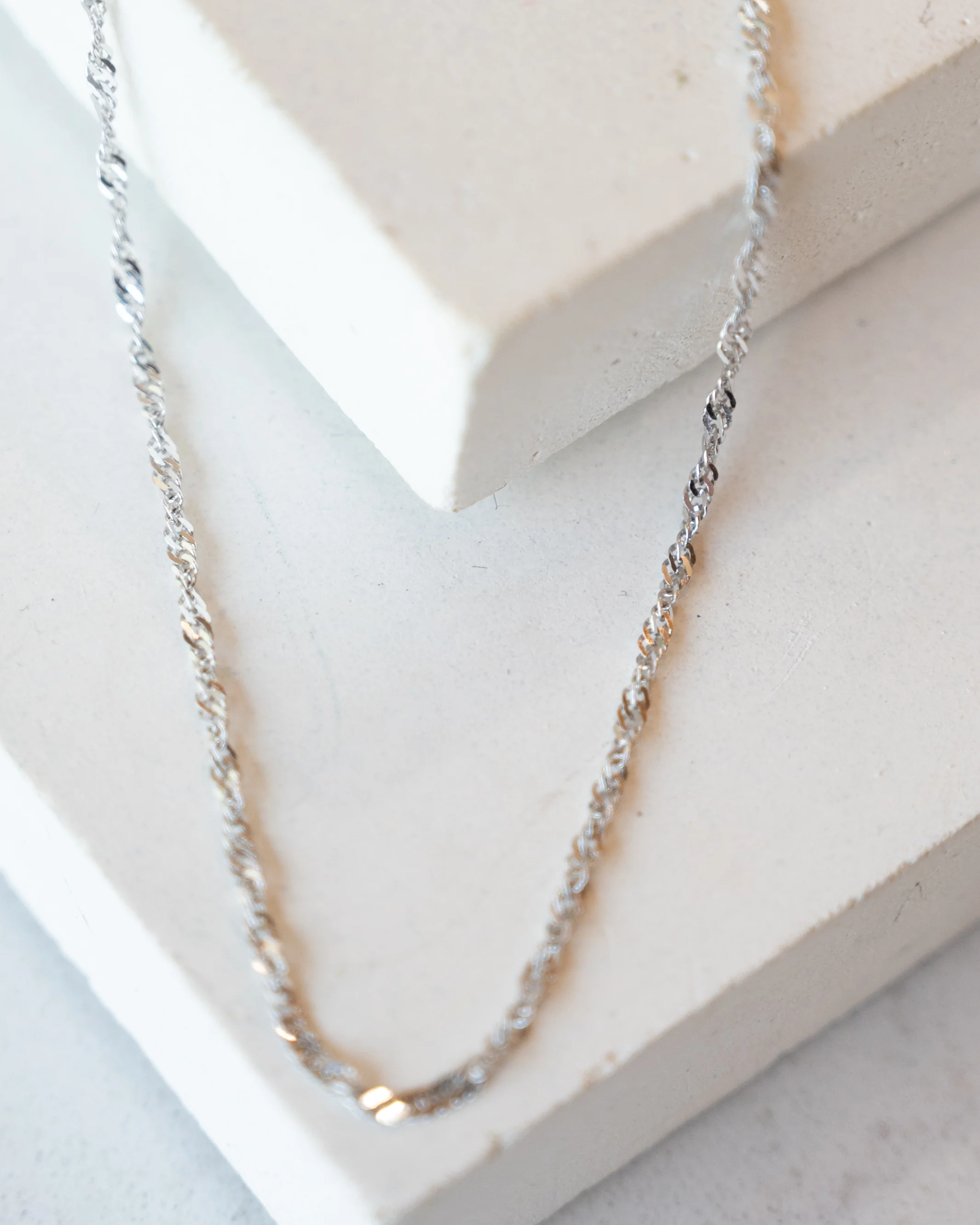 18 Inch Singapore Chain Necklace in 14k White Gold - Image 5