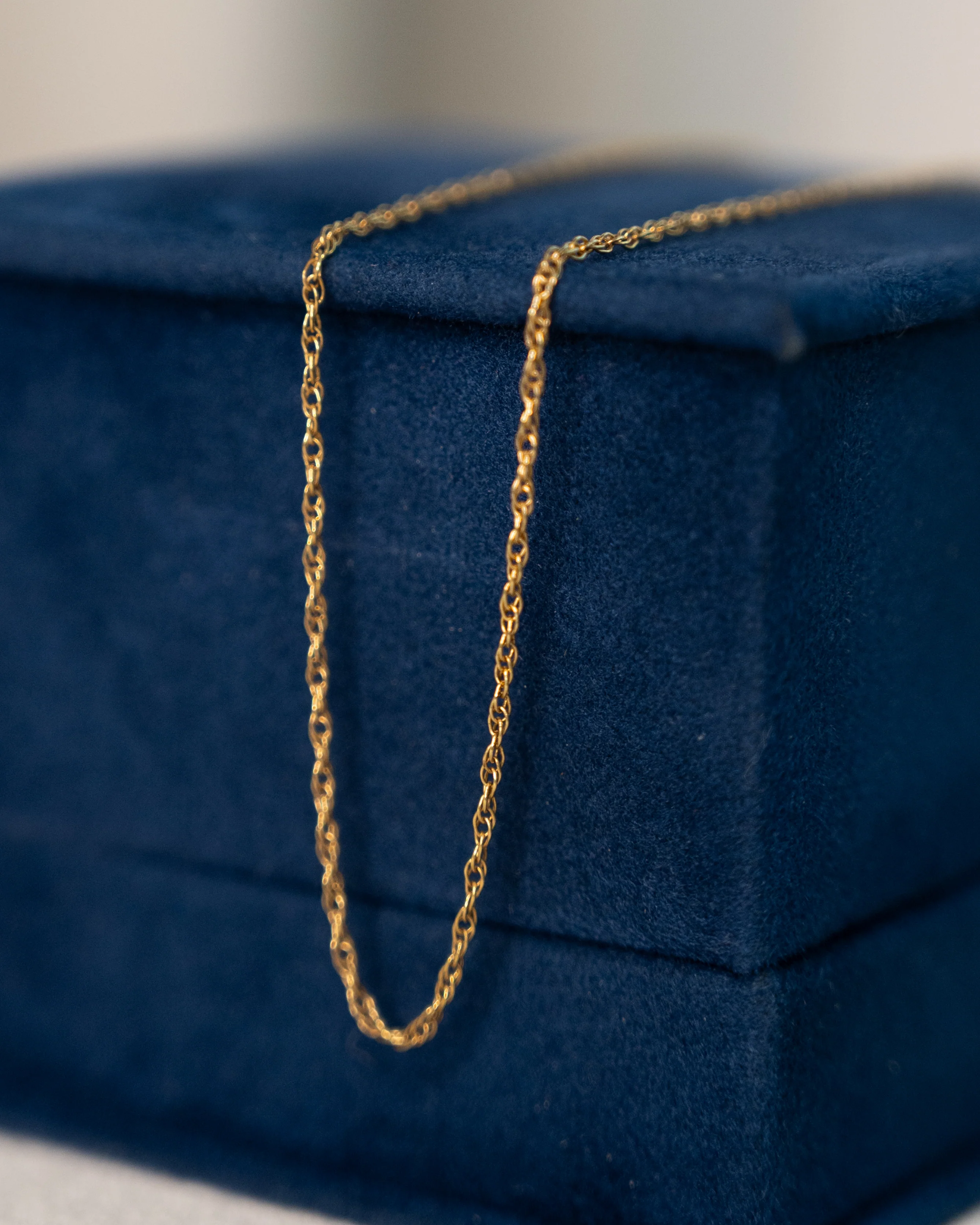 18" Singapore Chain Necklace in 14k Yellow Gold - Image 5