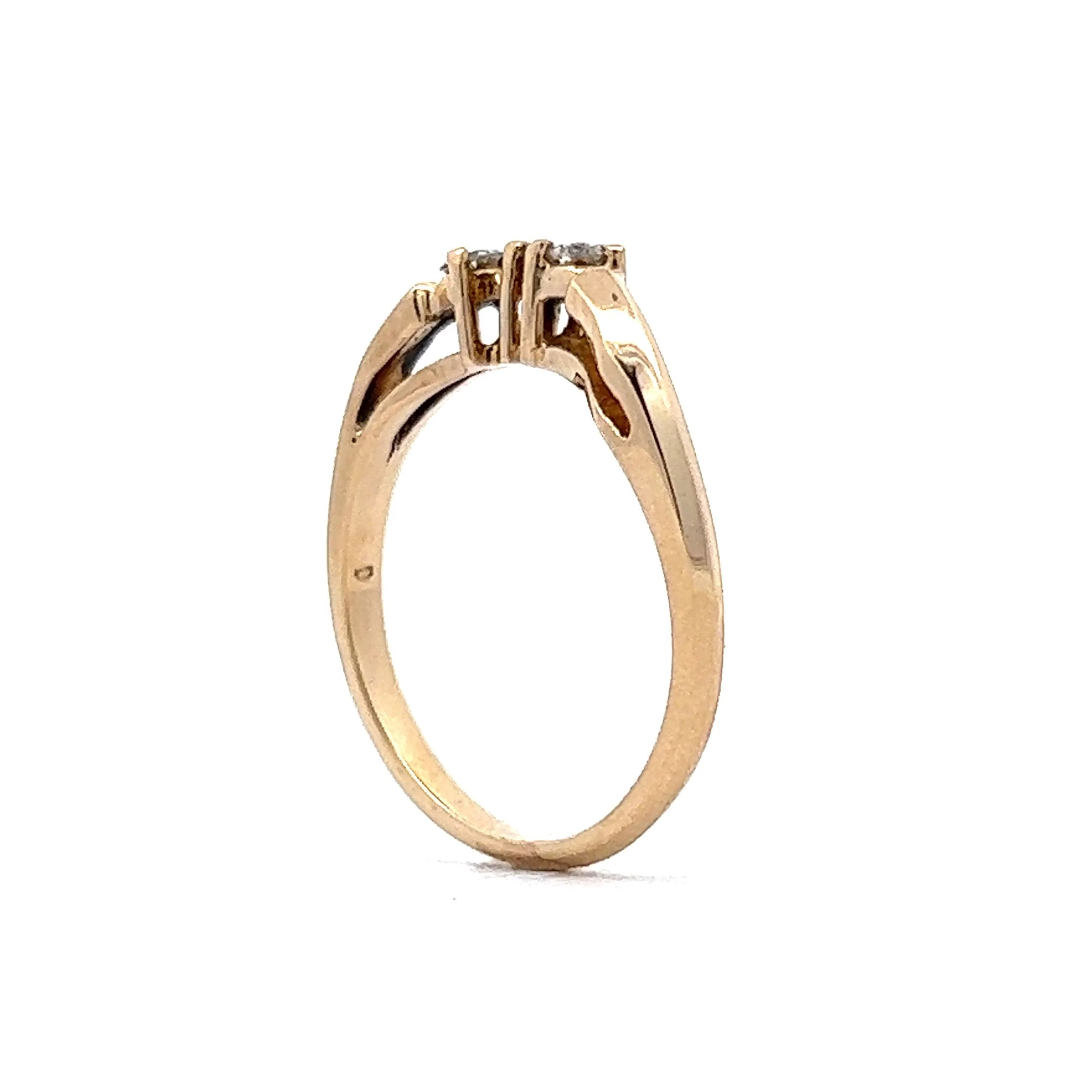 .18 Three Stone Contoured Wedding Band in 14k Yellow Gold - Image 5