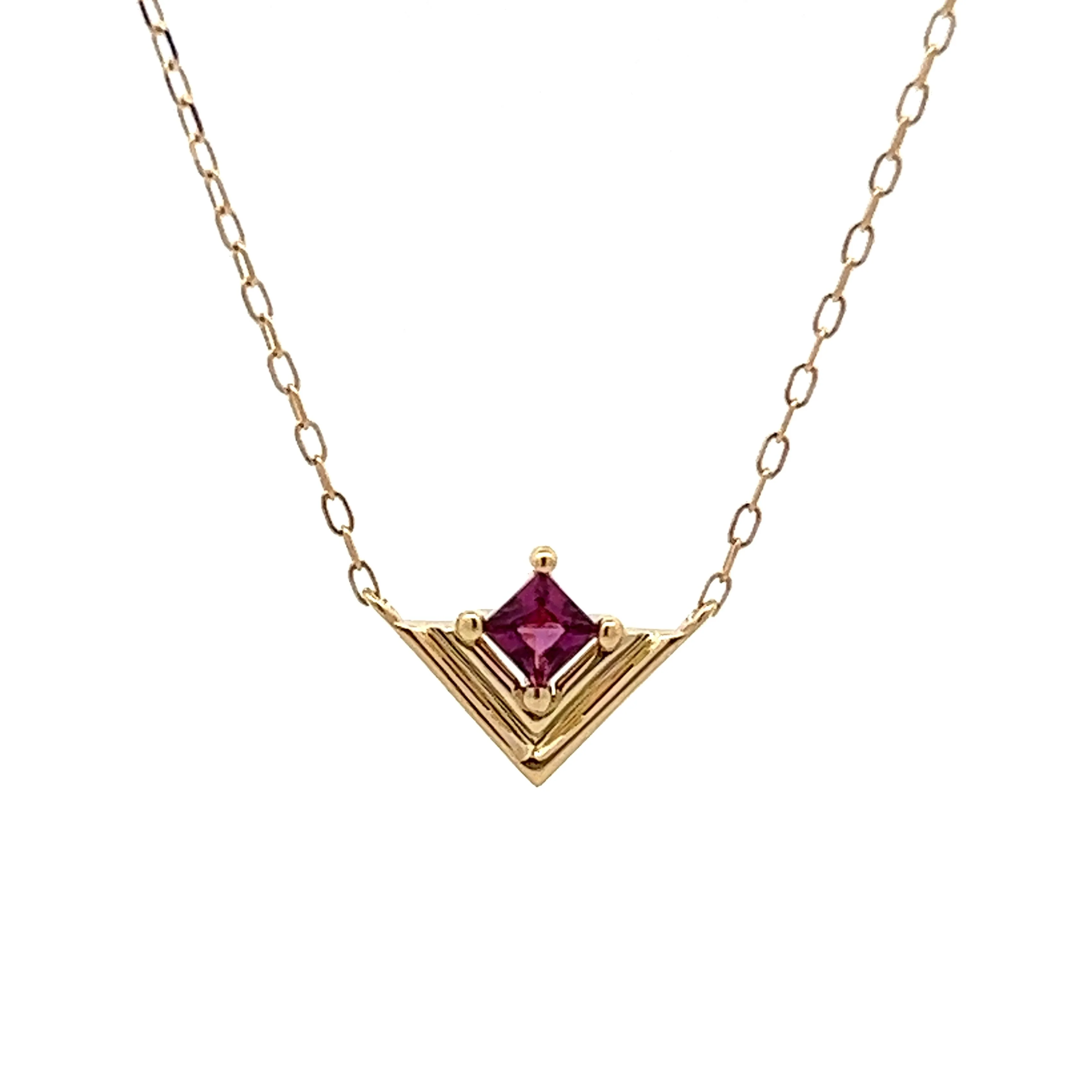 .19 Pink Tourmaline Pendant Necklace in Yellow Gold