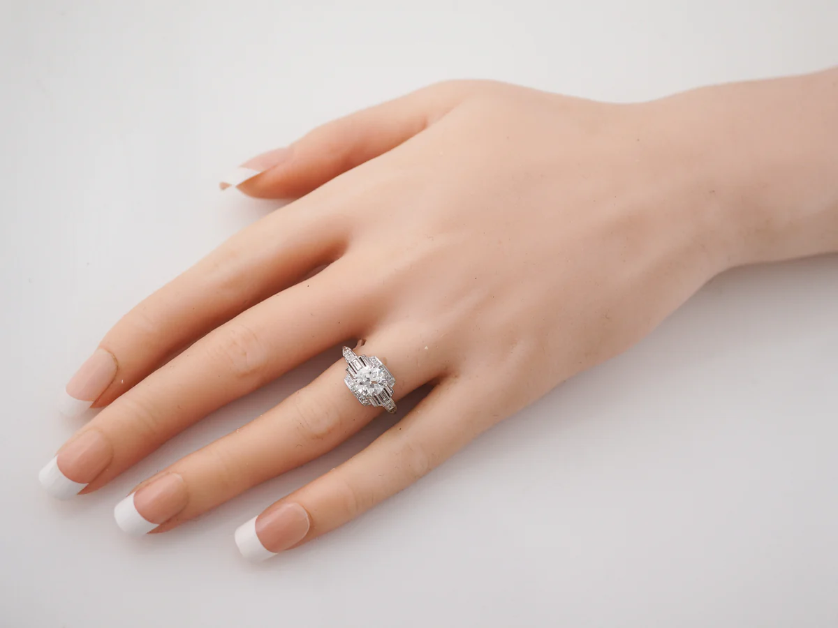 1930's Art Deco Diamond Engagement Ring in Platinum - Image 7