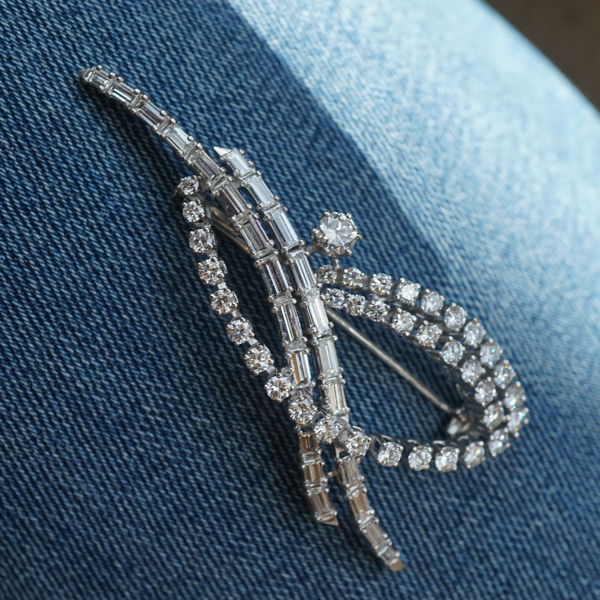 1950's Black Starr & Frost Diamond Brooch in 18k White Gold - Image 4