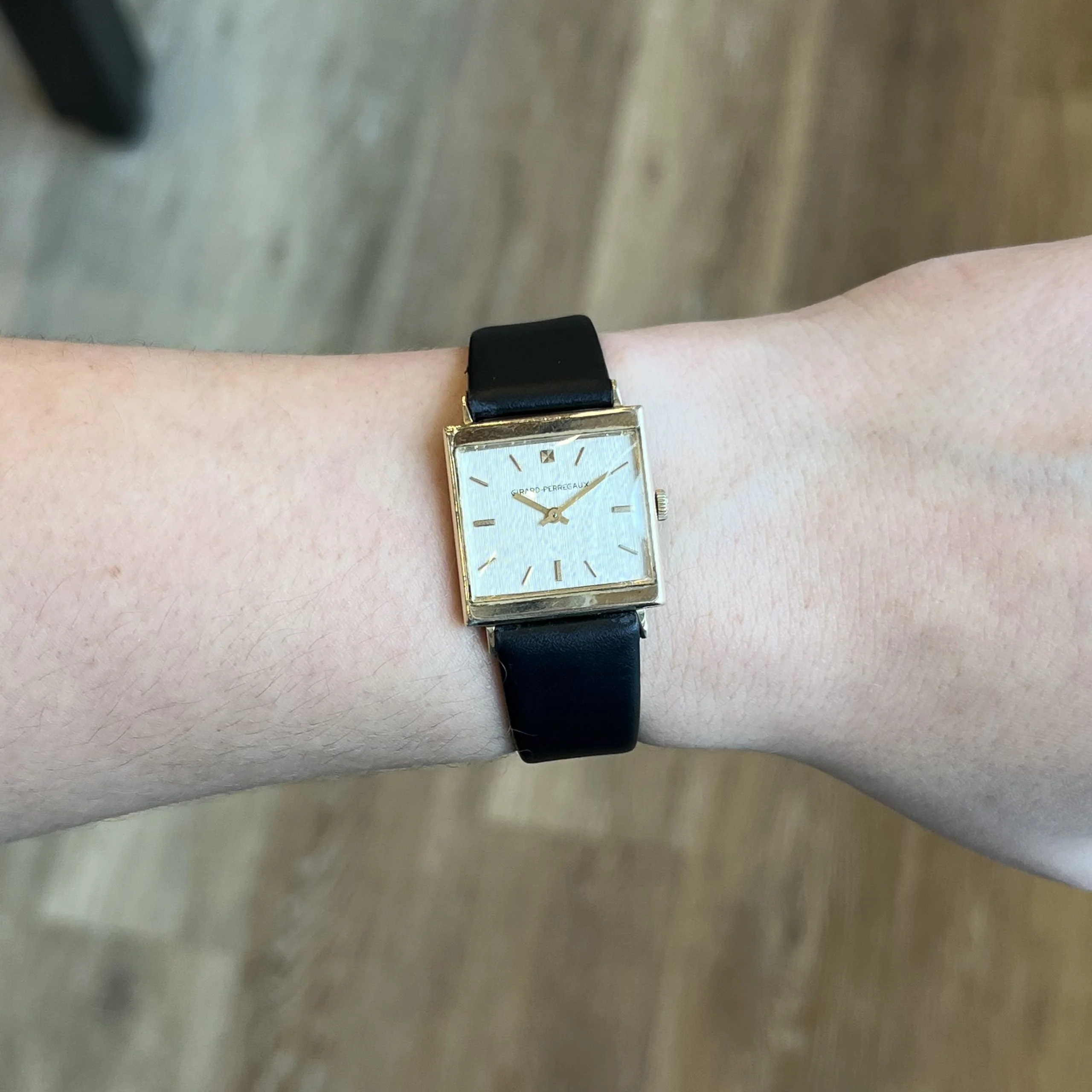 1960's Girard-Perregaux Ladies Watch in 14k Yellow Gold - Image 5