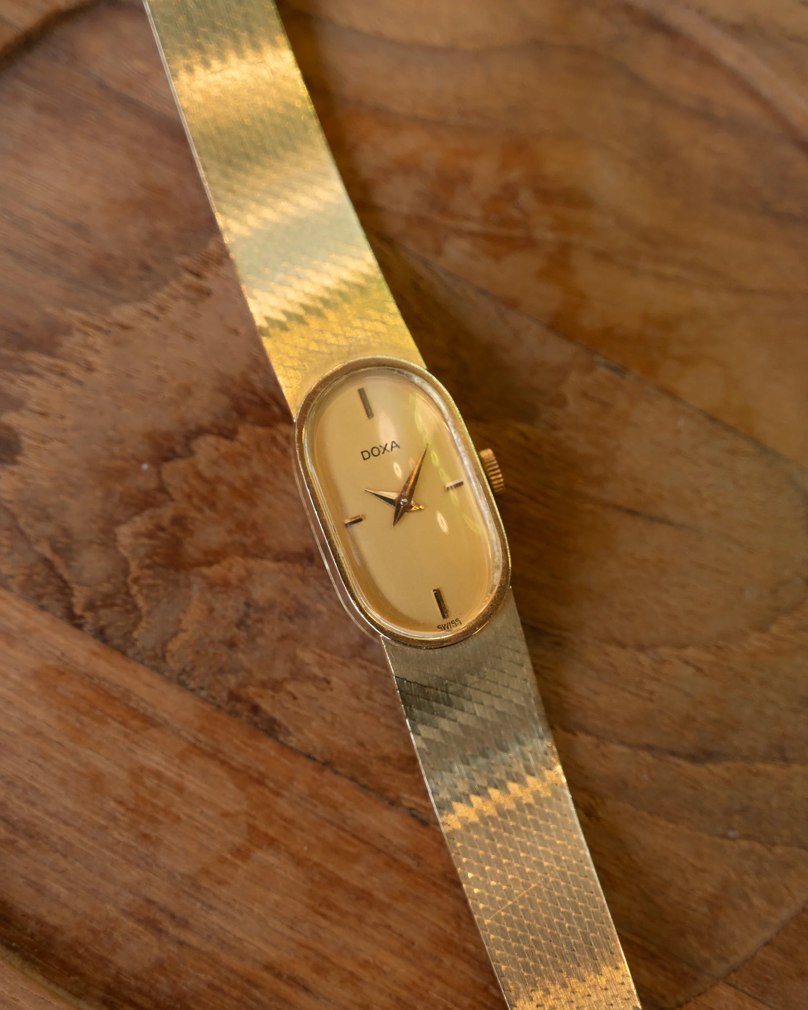 1980's Doxa Ladies Watch in 14k Yellow Gold - Image 5