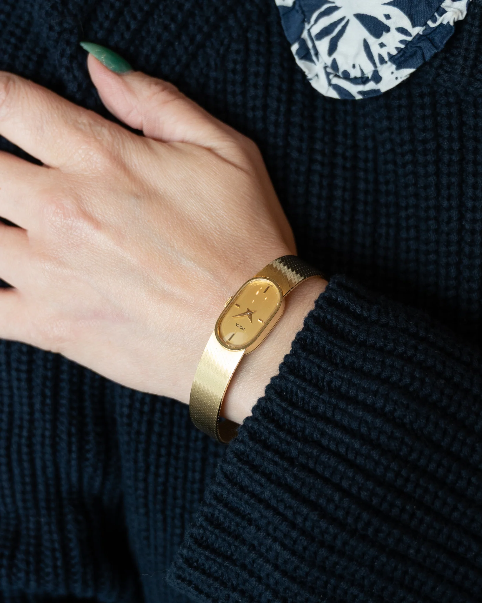 1980's Doxa Ladies Watch in 14k Yellow Gold - Image 6