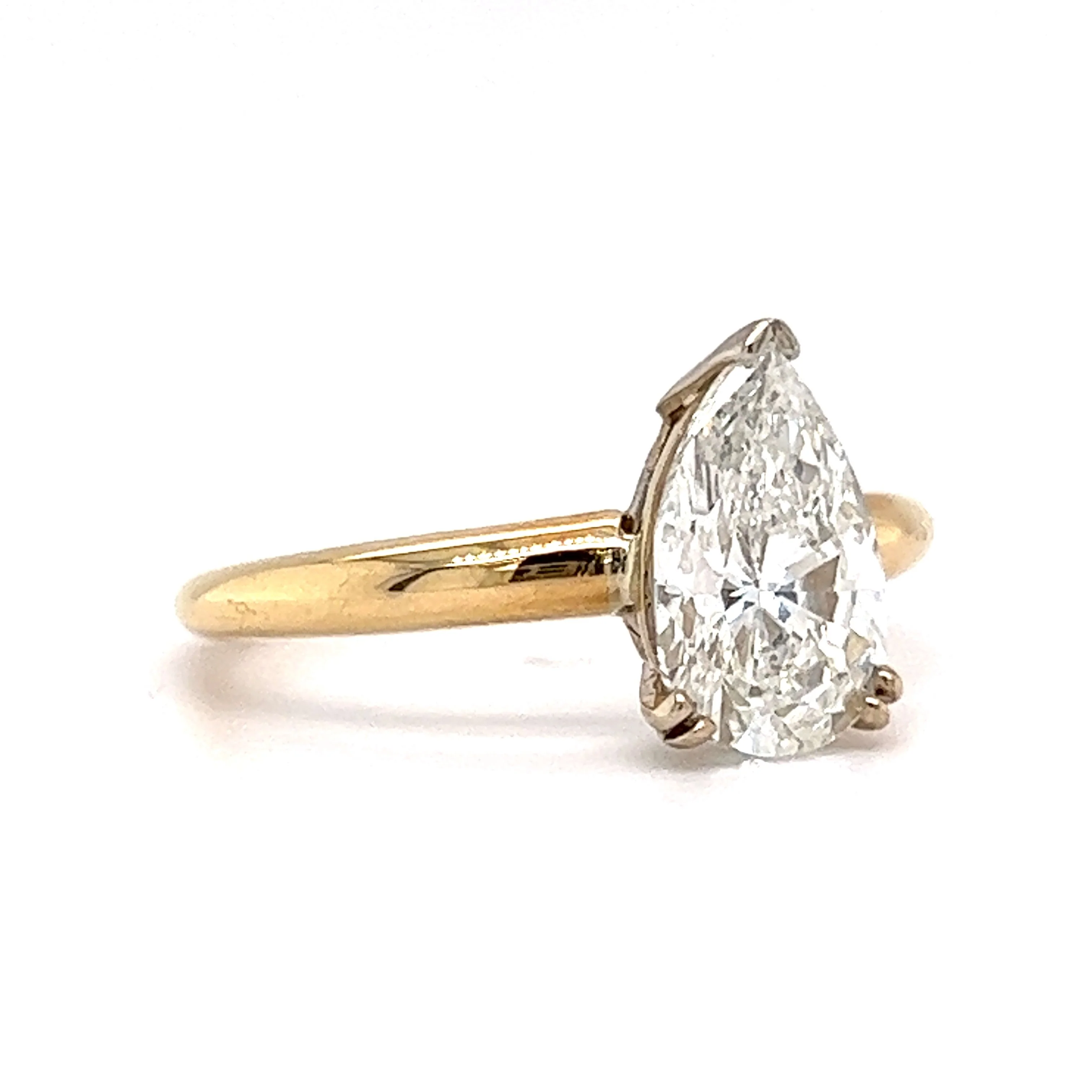 2.00 Pear Cut Diamond Engagement Ring in 18k Yellow Gold - Image 3