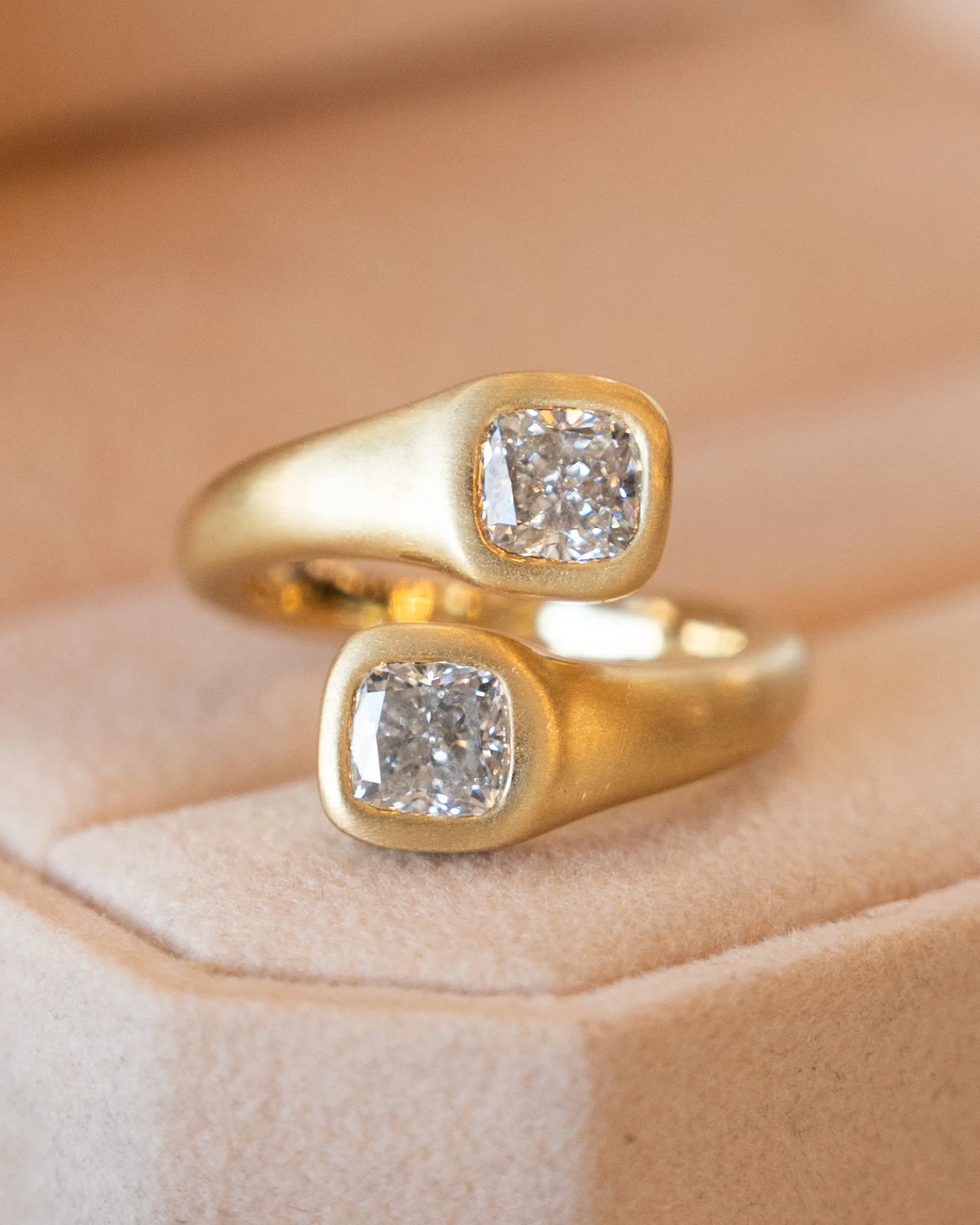 2.02 Cushion Diamond Bypass Ring 18k Yellow Gold - Image 6