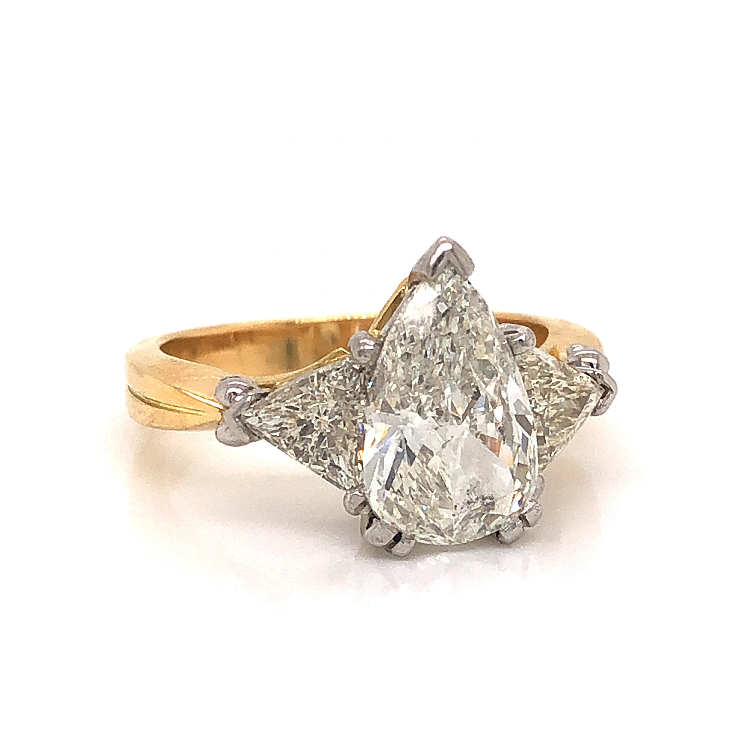 2.08 Pear Cut Diamond Engagement Ring in 18k Gold - Image 3