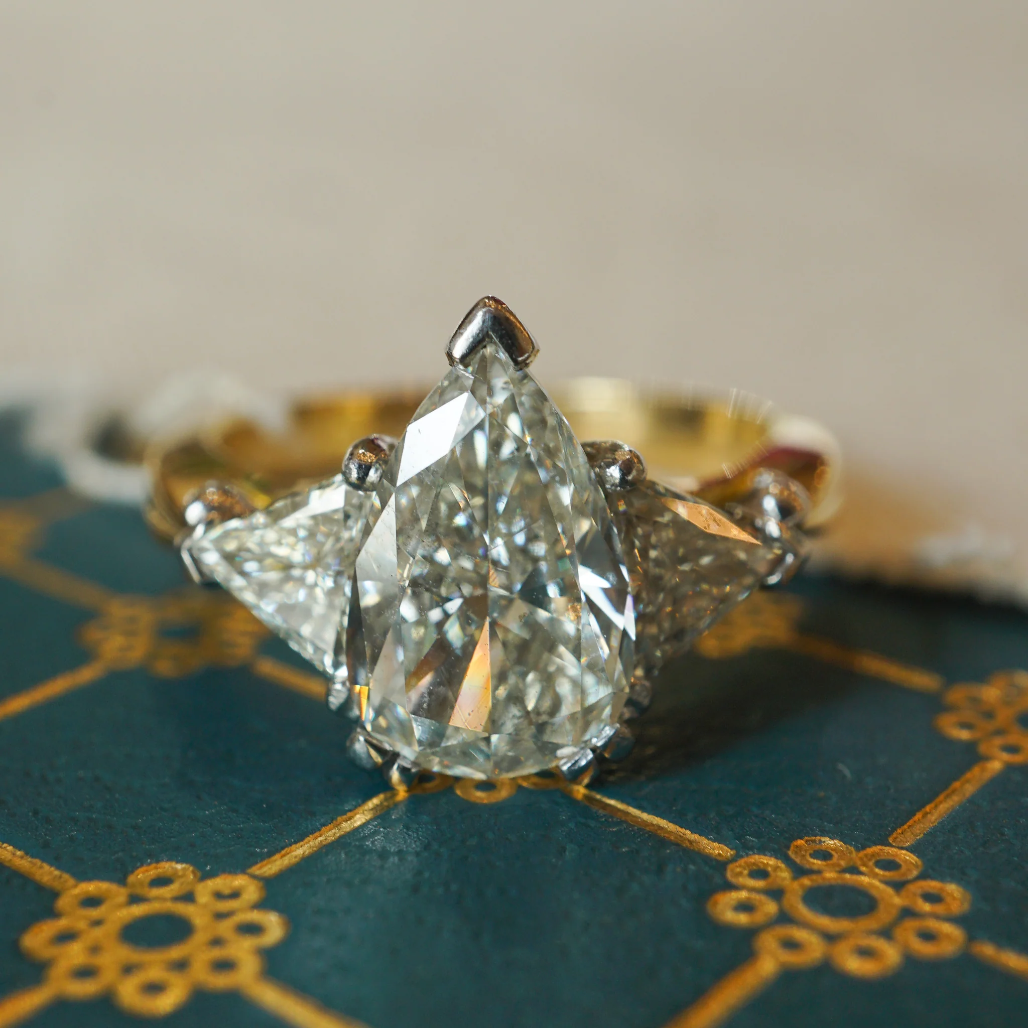 2.08 Pear Cut Diamond Engagement Ring in 18k Gold - Image 6