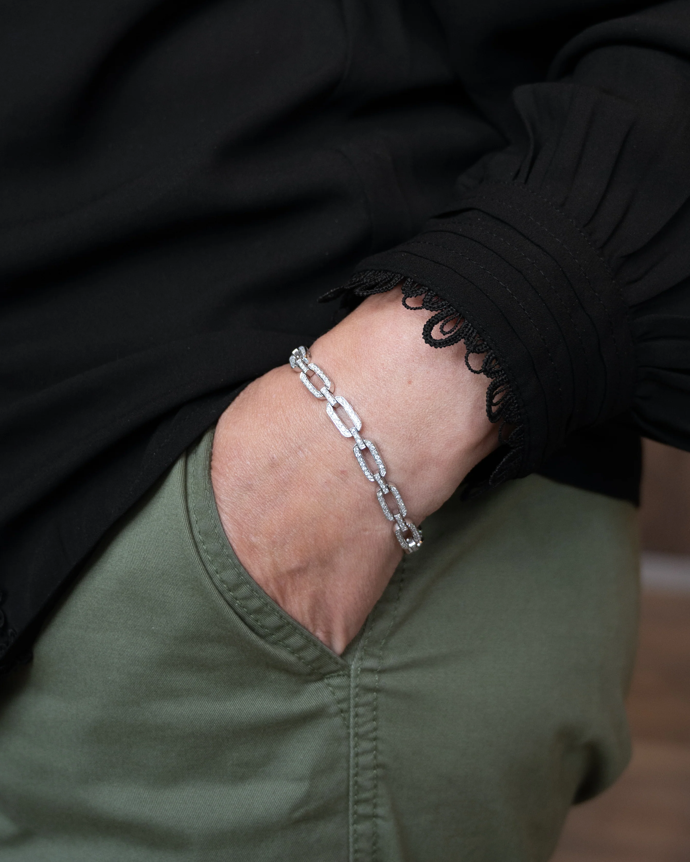 2.40 Geometric Pave Diamond Link Bracelet 18k - Image 6
