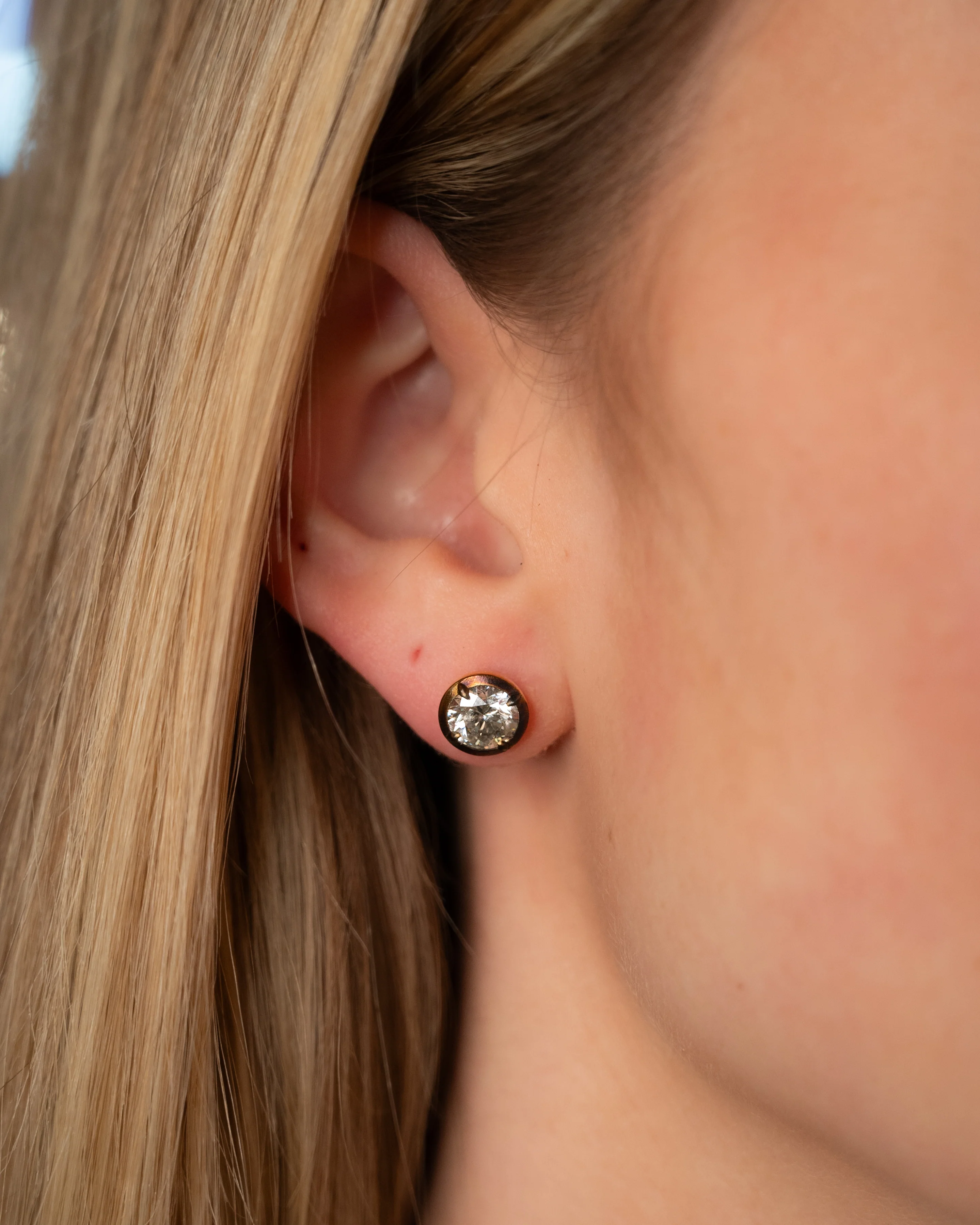 2.42 GIA Round Brilliant Diamond Stud Earrings 18k - Image 5