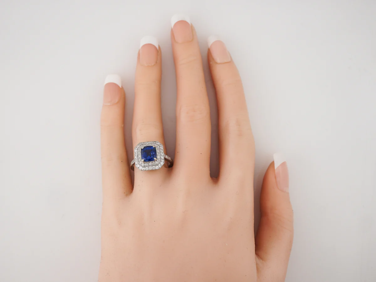 2.5 Carat Cushion Sapphire & Diamond Right Hand Ring - Image 6