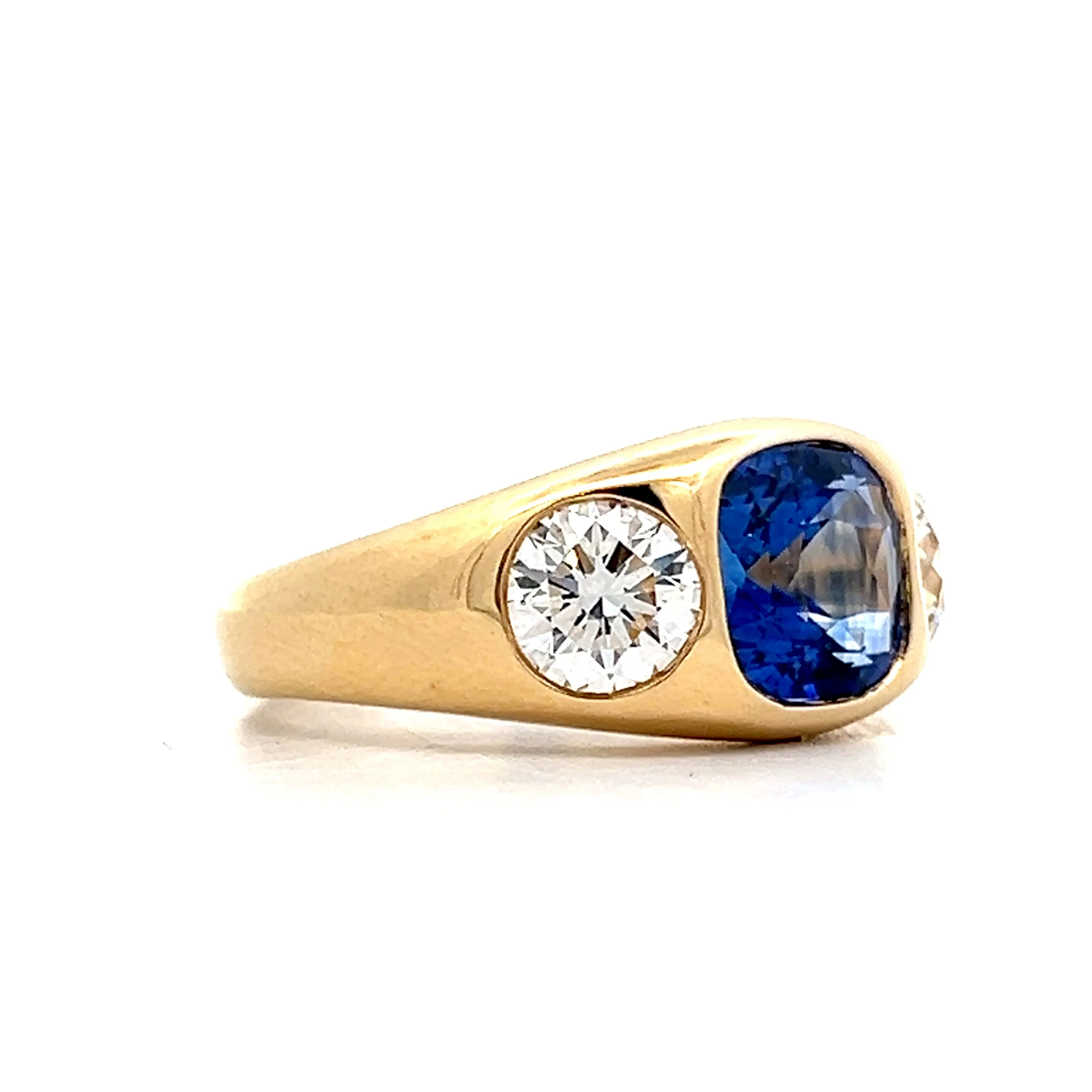 2.52 Cushion Cut Sapphire Cocktail Ring in 18k - Image 3