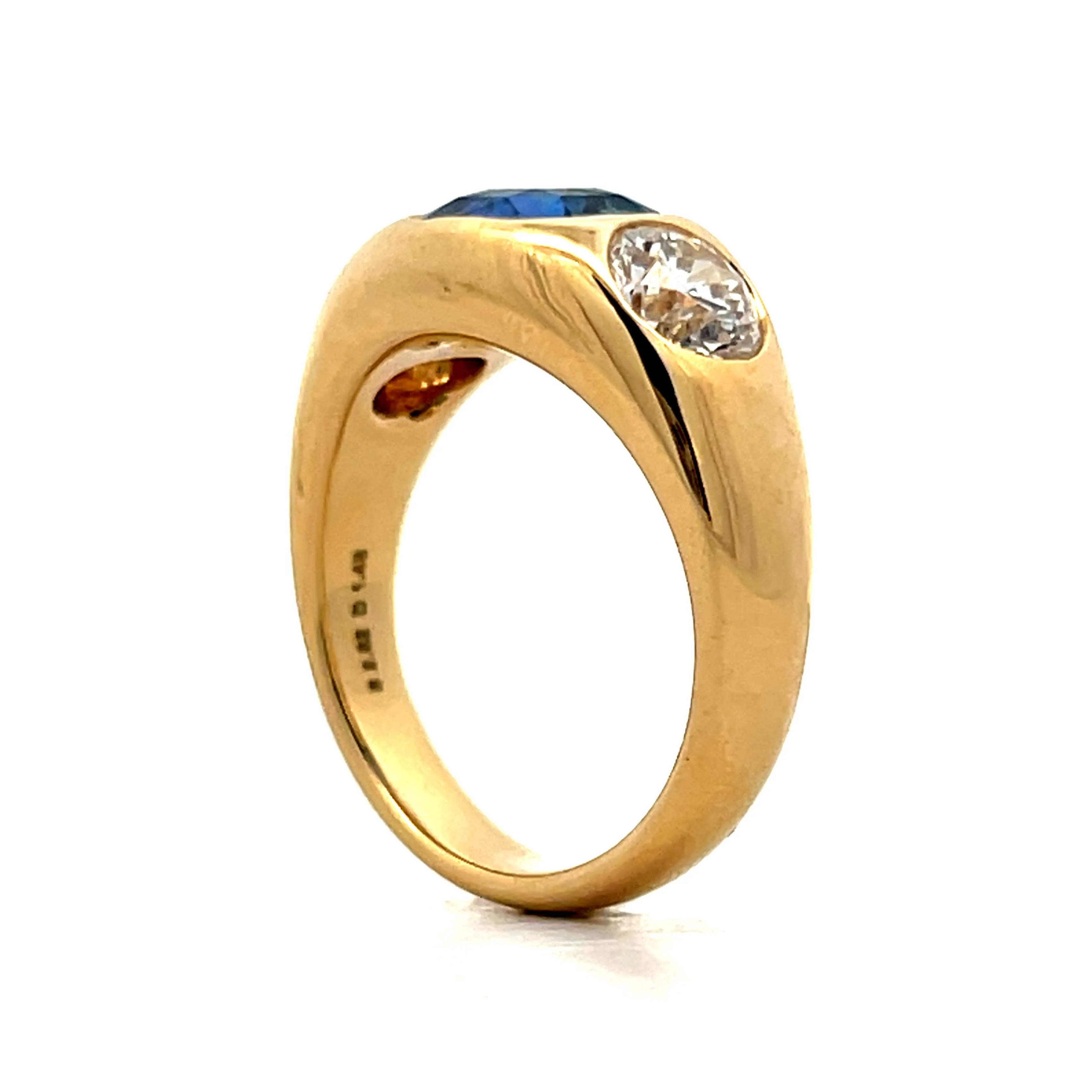 2.52 Cushion Cut Sapphire Cocktail Ring in 18k - Image 5