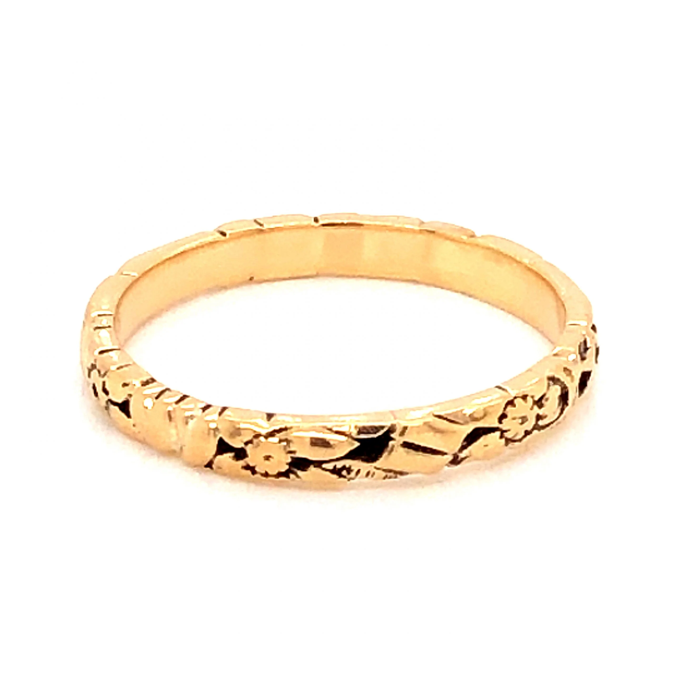 2.63mm Art Deco Engraved Wedding Band in 18k Yellow Gold - Image 2