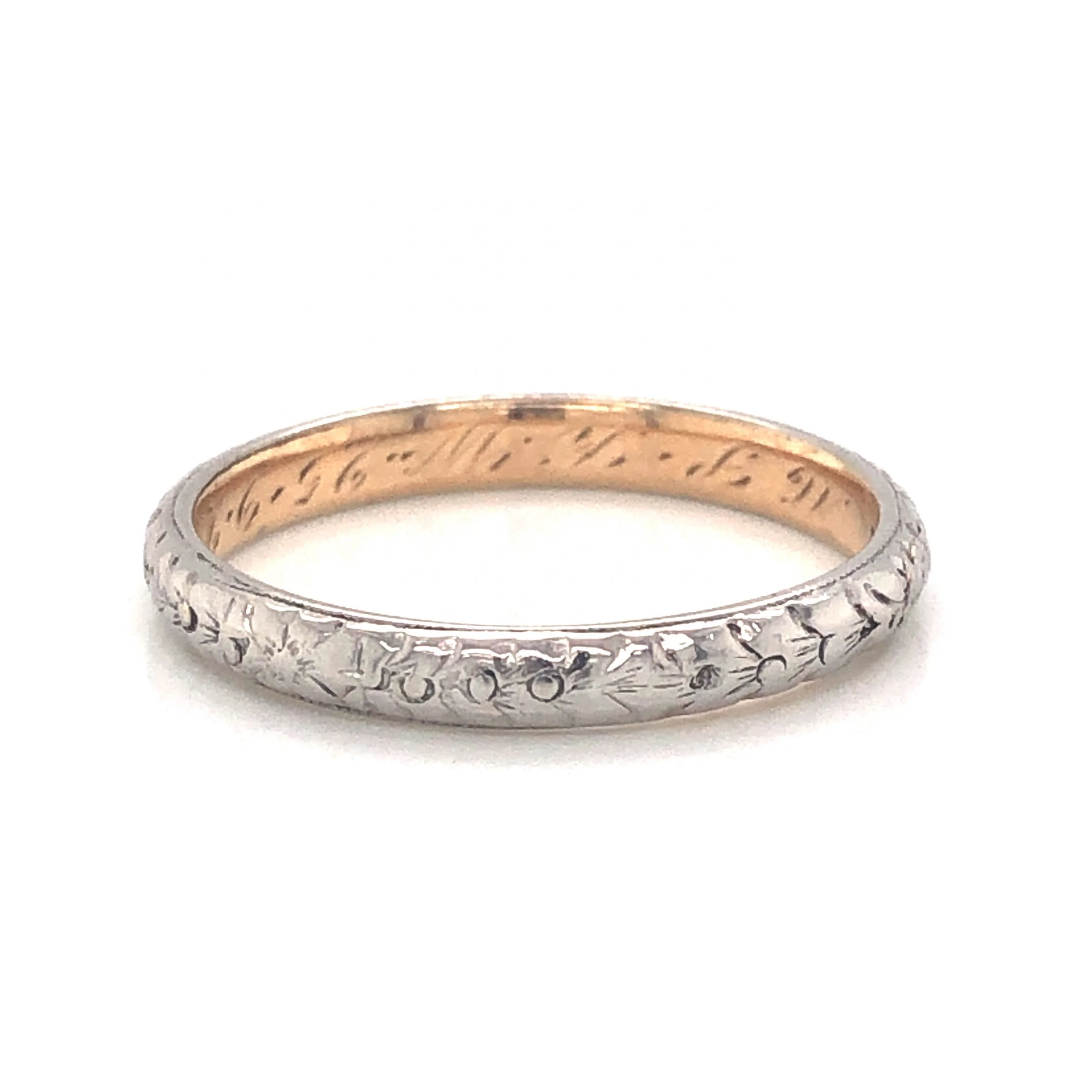 2.6mm Antique Engraved Wedding Band in 18k White & Yellow Gold - Image 3