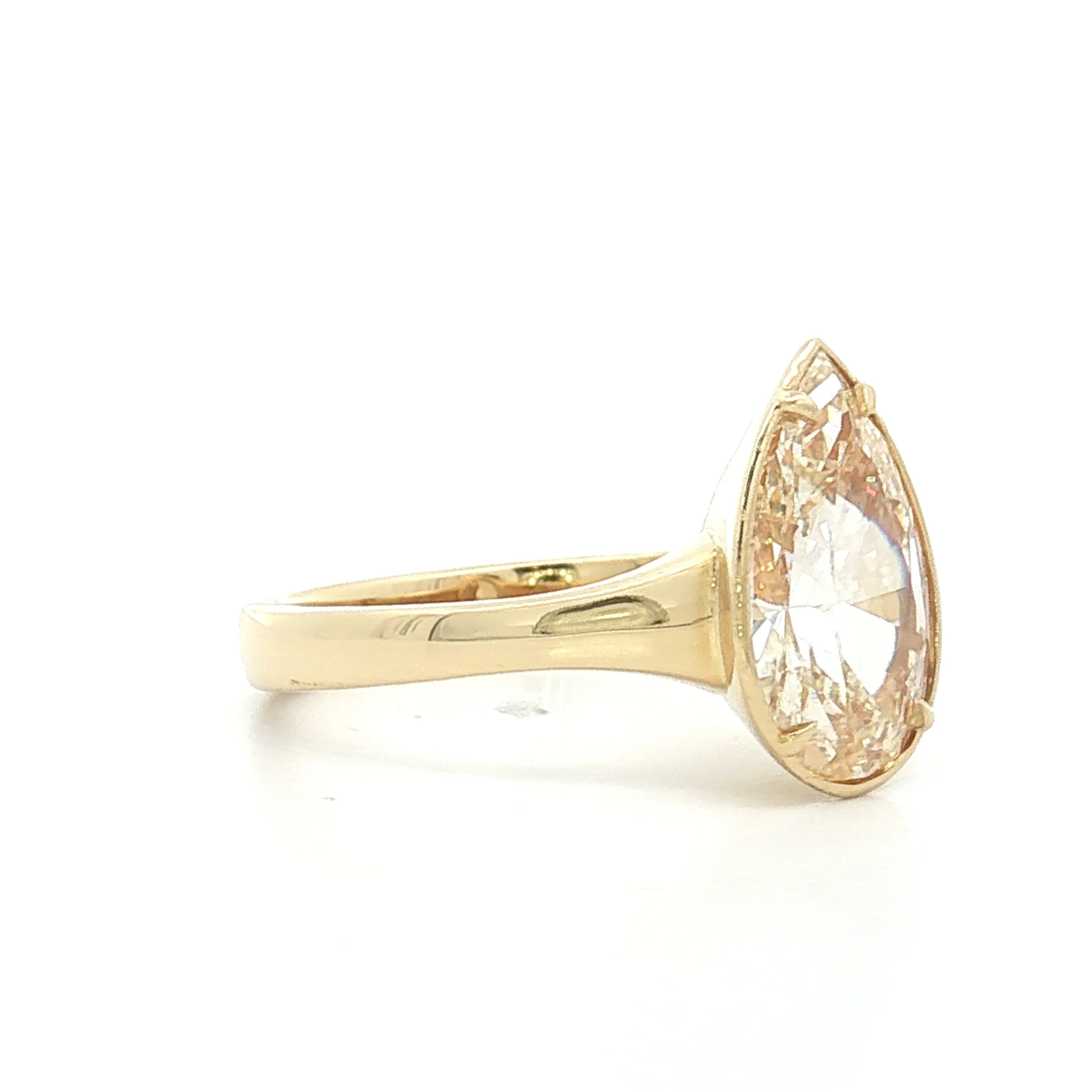 2.70 Pear Diamond Solitaire Engagement Ring 18k - Image 3