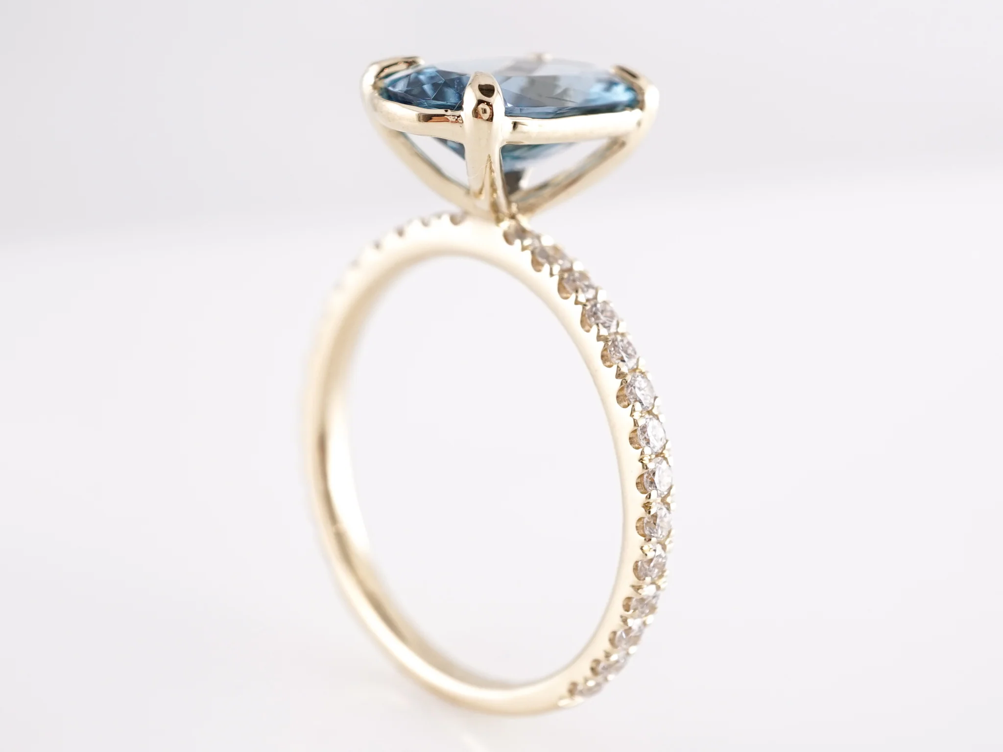 2.70 Santa Maria Aquamarine & Diamond Ring in 14K Yellow Gold - Image 5