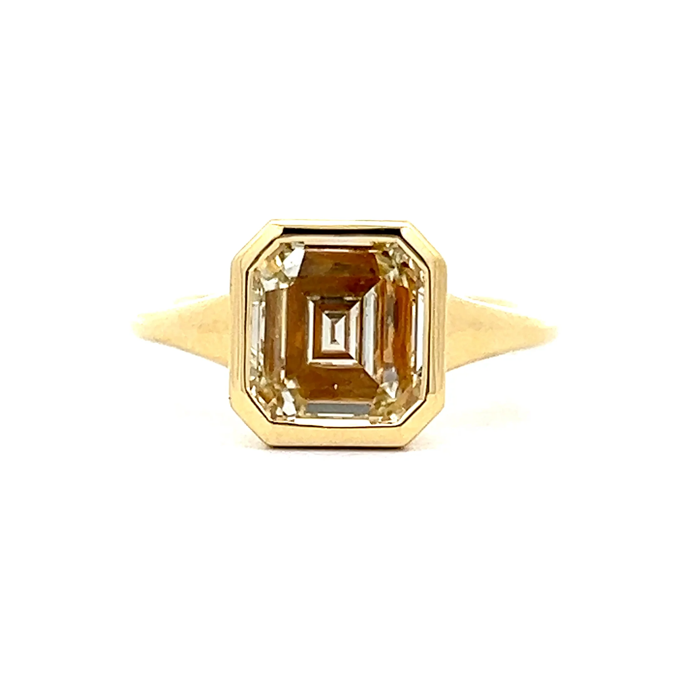 2.75 Asscher Cut Diamond Engagement Ring in 18k