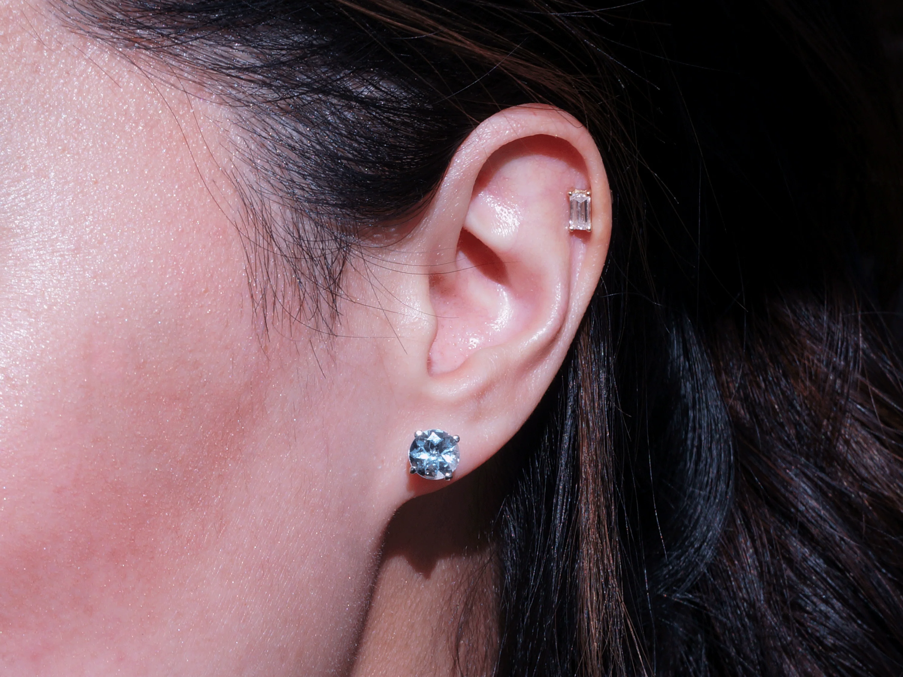 2 Carat Aquamarine Earrings in White Gold - Image 7