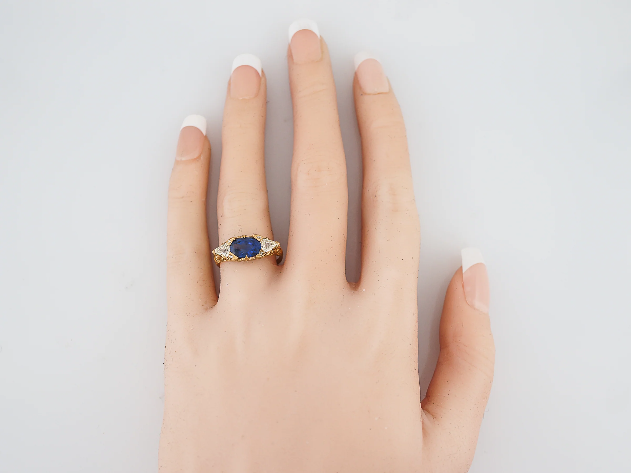 2 Carat Blue Sapphire Ring w/Trilliant Cut Diamonds - Image 4