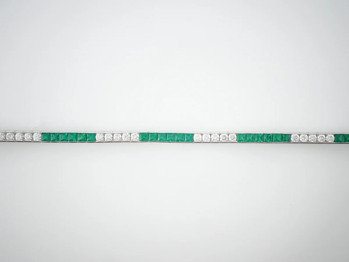 2 Carat Diamond & Emerald Bracelet in Platinum - Image 3