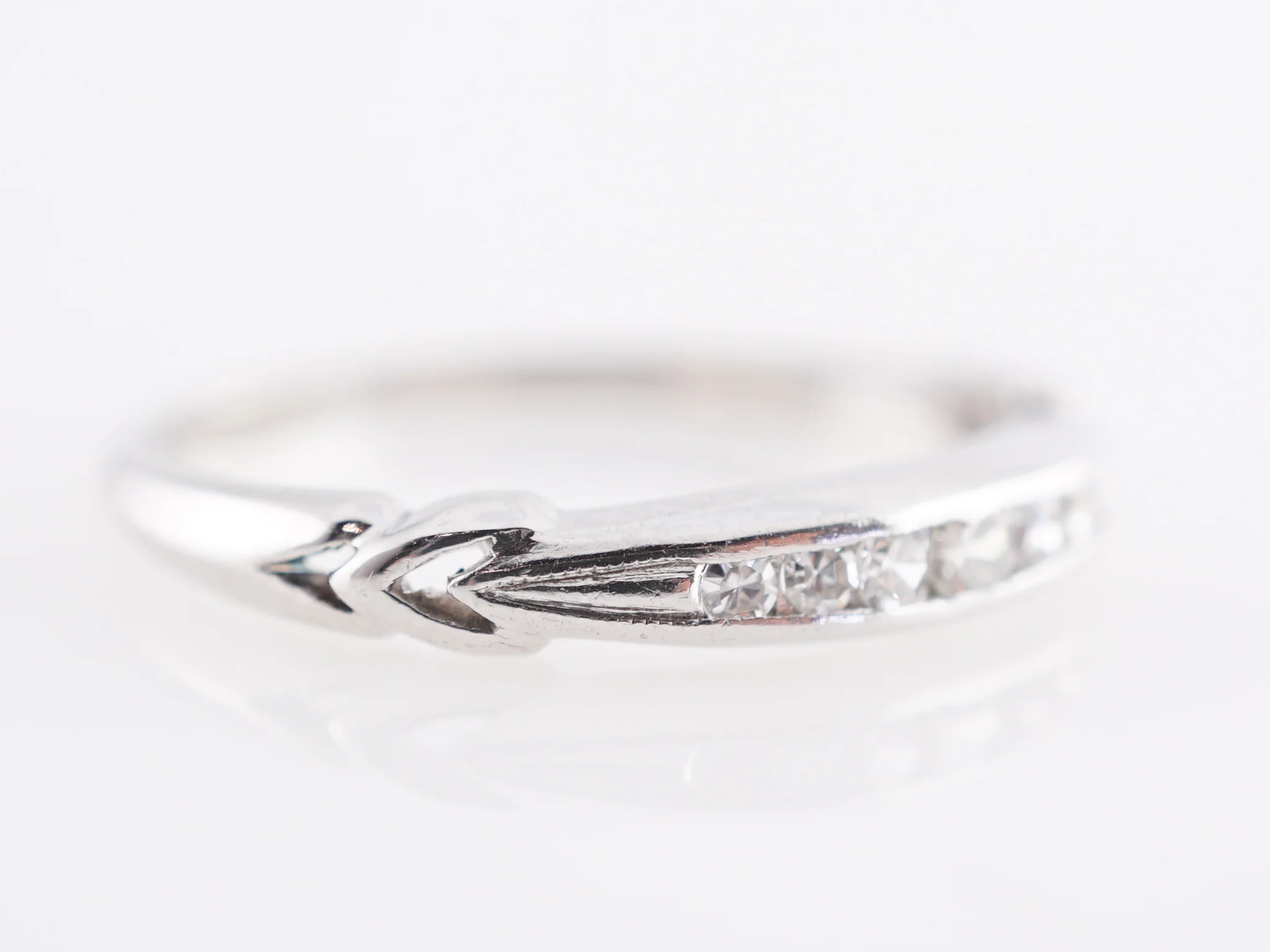 .21 Vintage Deco Diamond Wedding Band in Platinum - Image 5