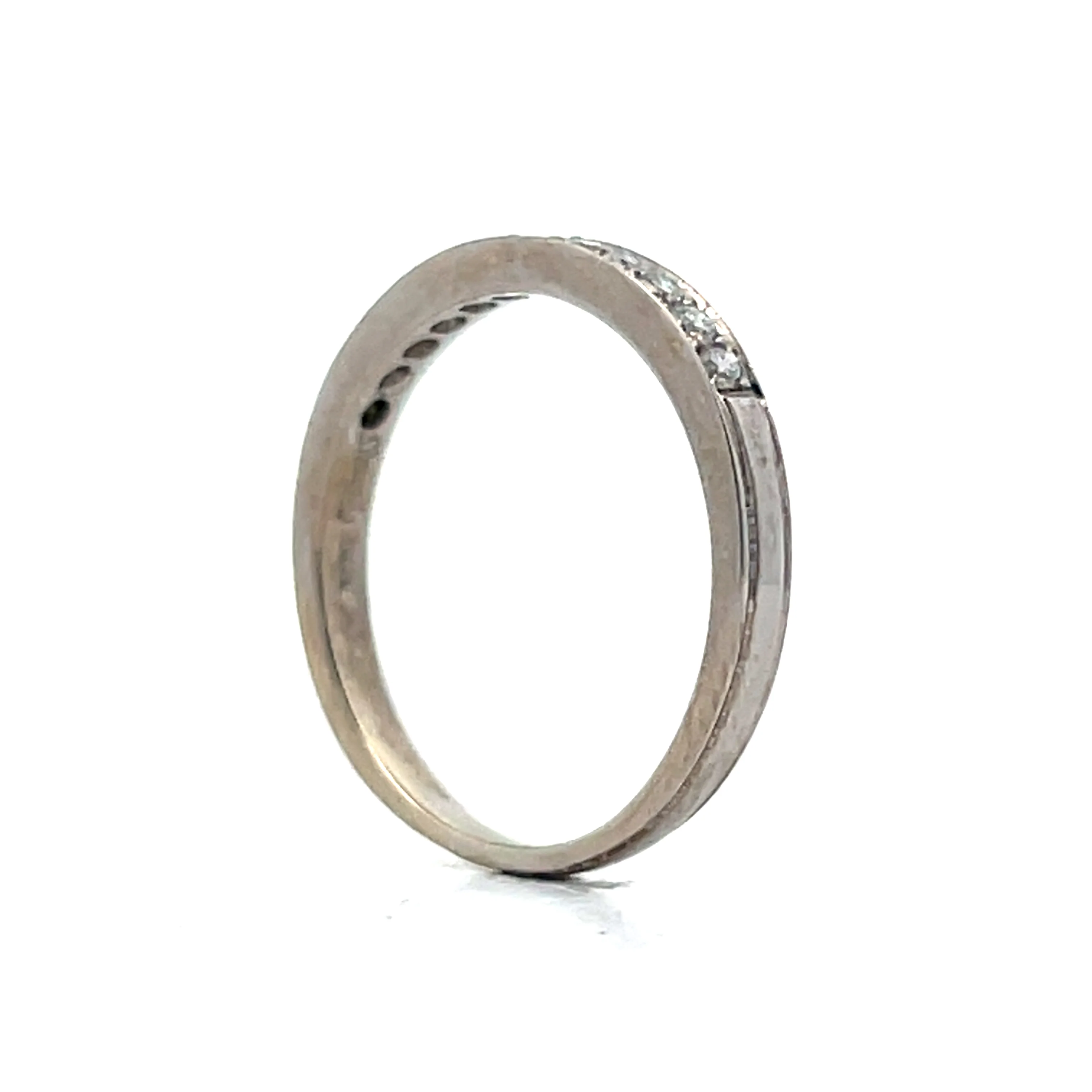 .22 Classic Round Diamond Wedding Band in 18k - Image 5