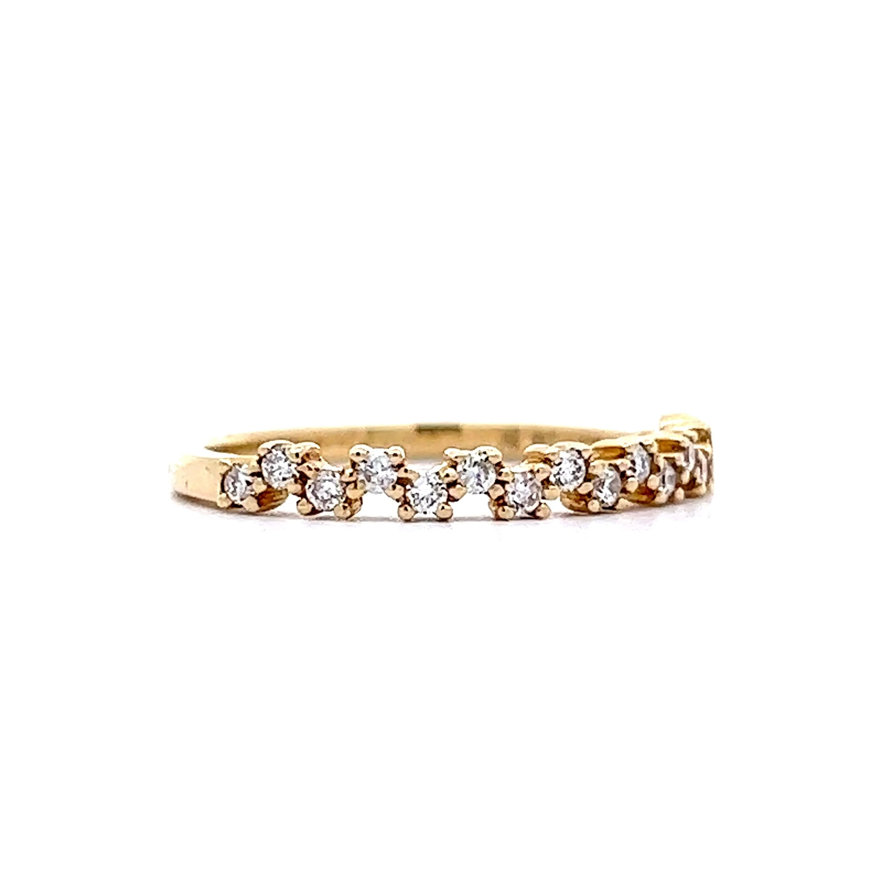 .22 Staggered Diamond Wedding Band in 14k Yellow Gold - Image 3