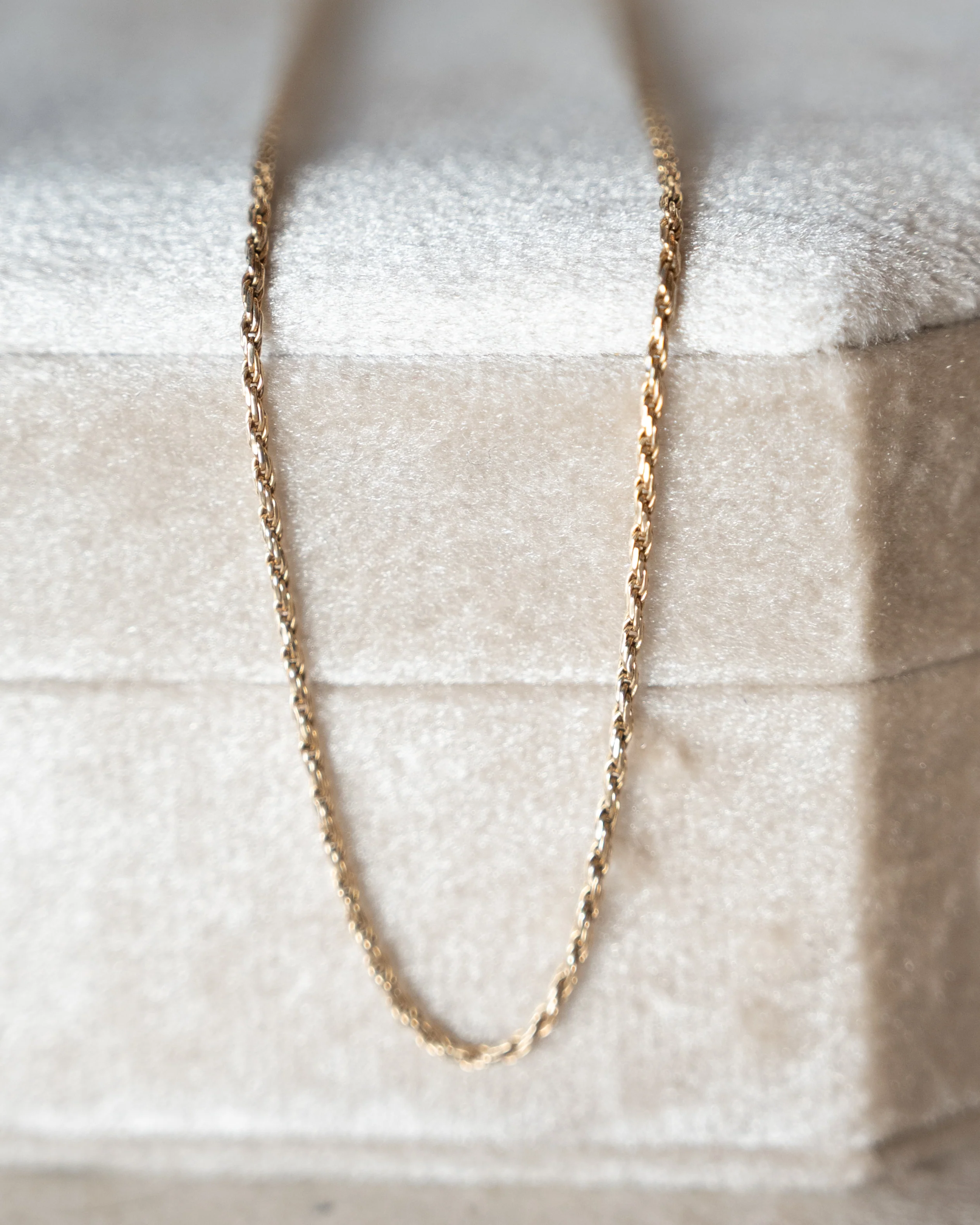 22" Twisted Textured Rope Chain Necklace 14k Yellow Gold - Image 5