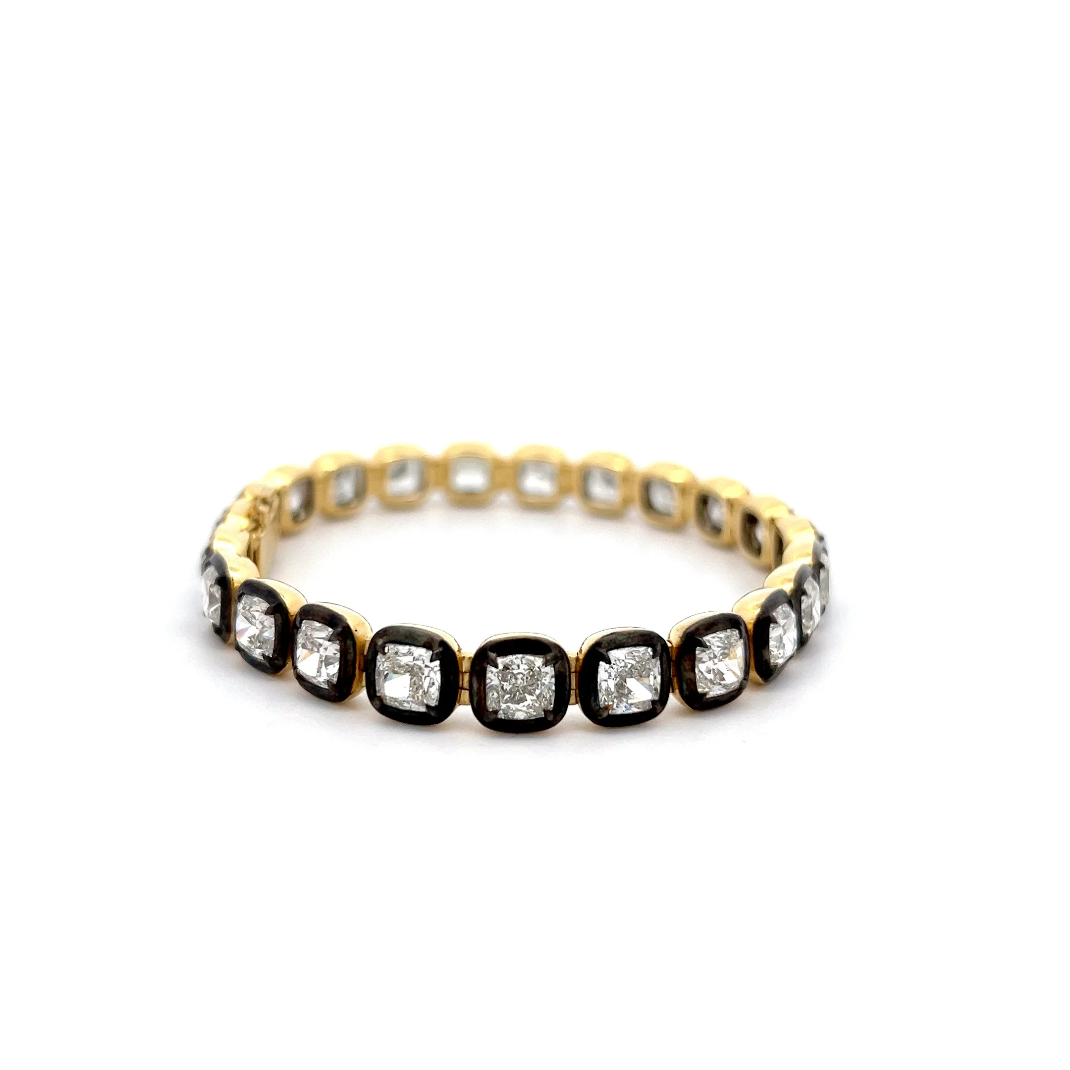 23.14 Cushion Cut Diamond Tennis Bracelet in 18k - Image 3