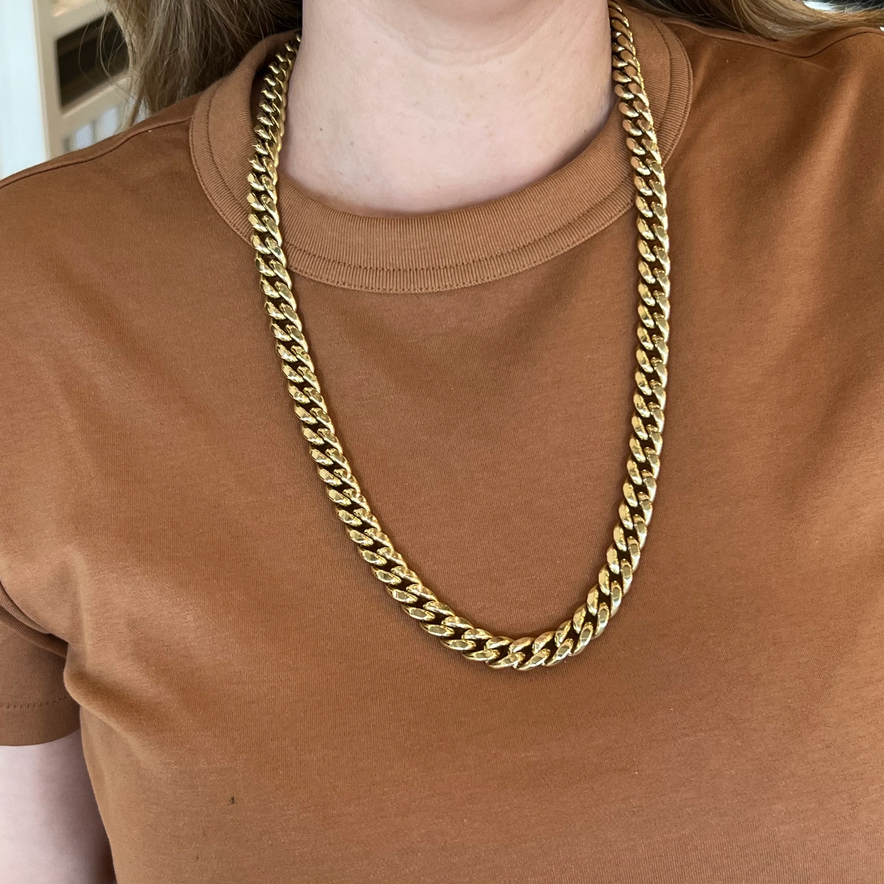26 Inch Cuban Link Chain Necklace in 14k Yellow Gold - Image 4