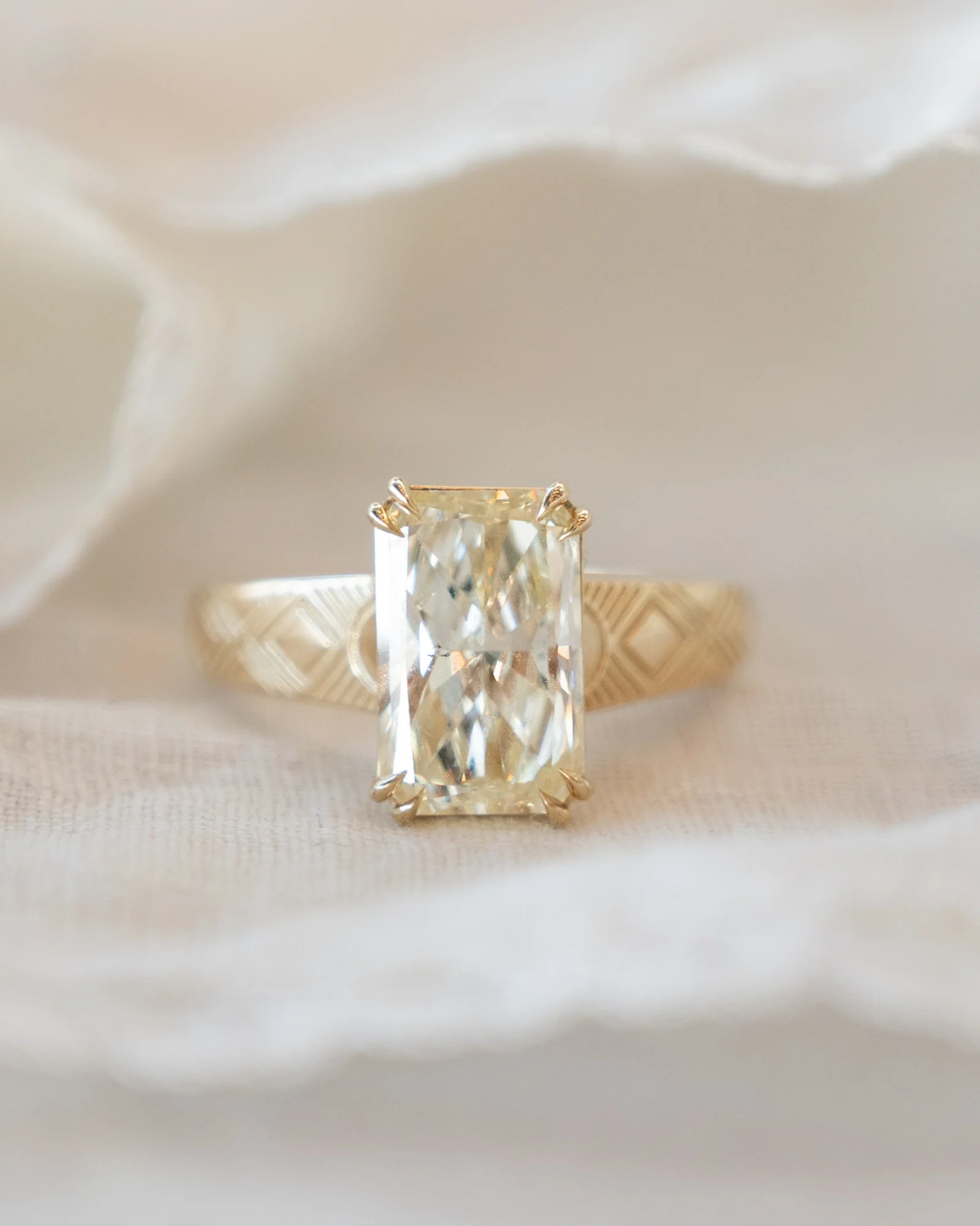 3.01 GIA Radiant Cut Diamond Engagement Ring 14k - Image 7