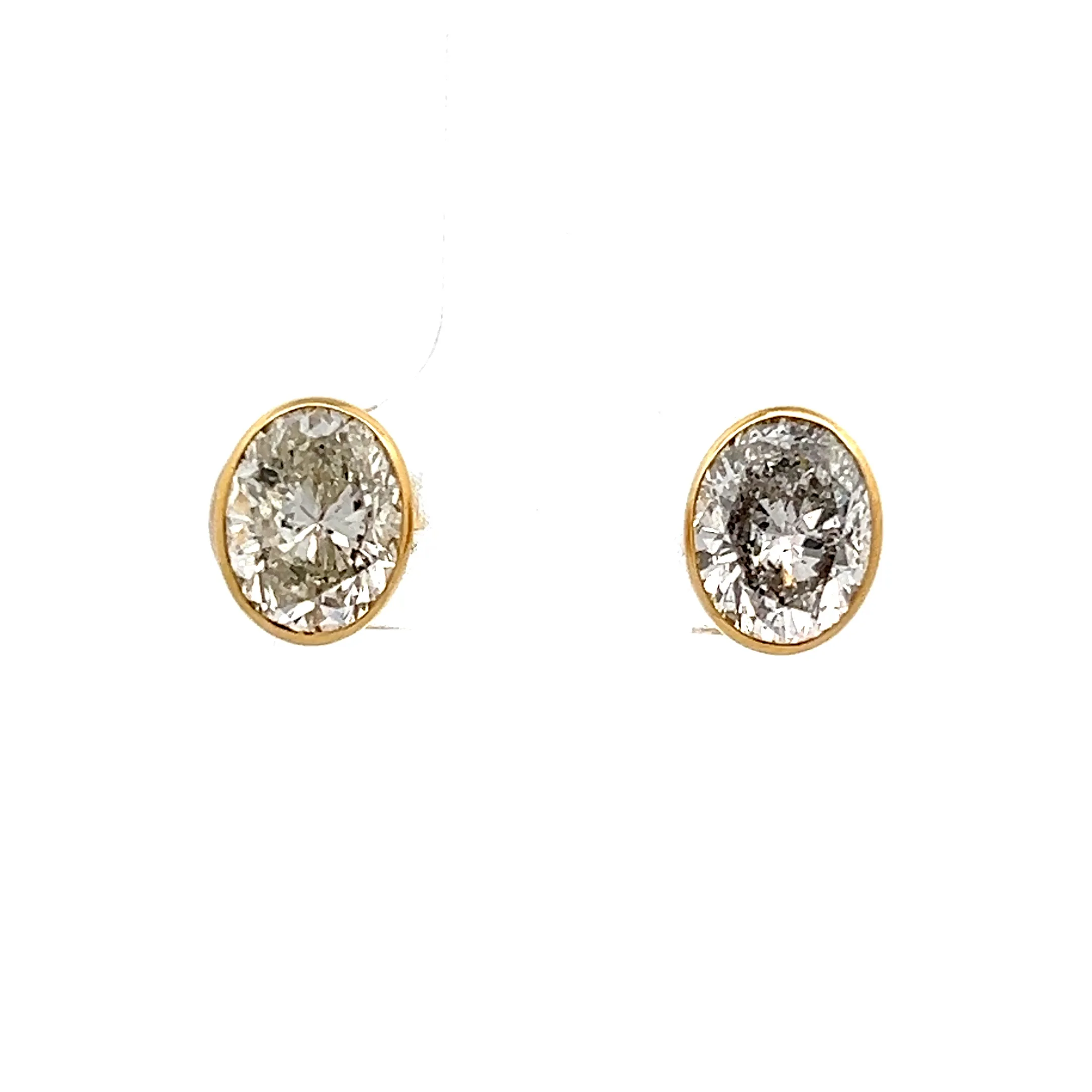3.09 Oval Diamond Earring Studs in 18k