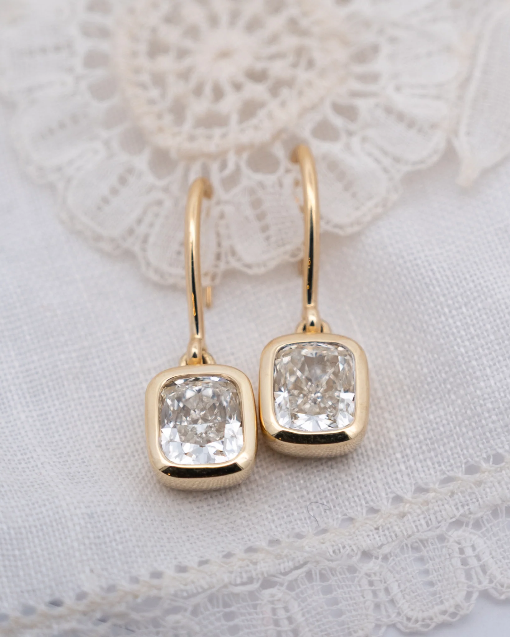 3.52 Cushion Diamond Drop Earrings 18k Yellow Gold - Image 5