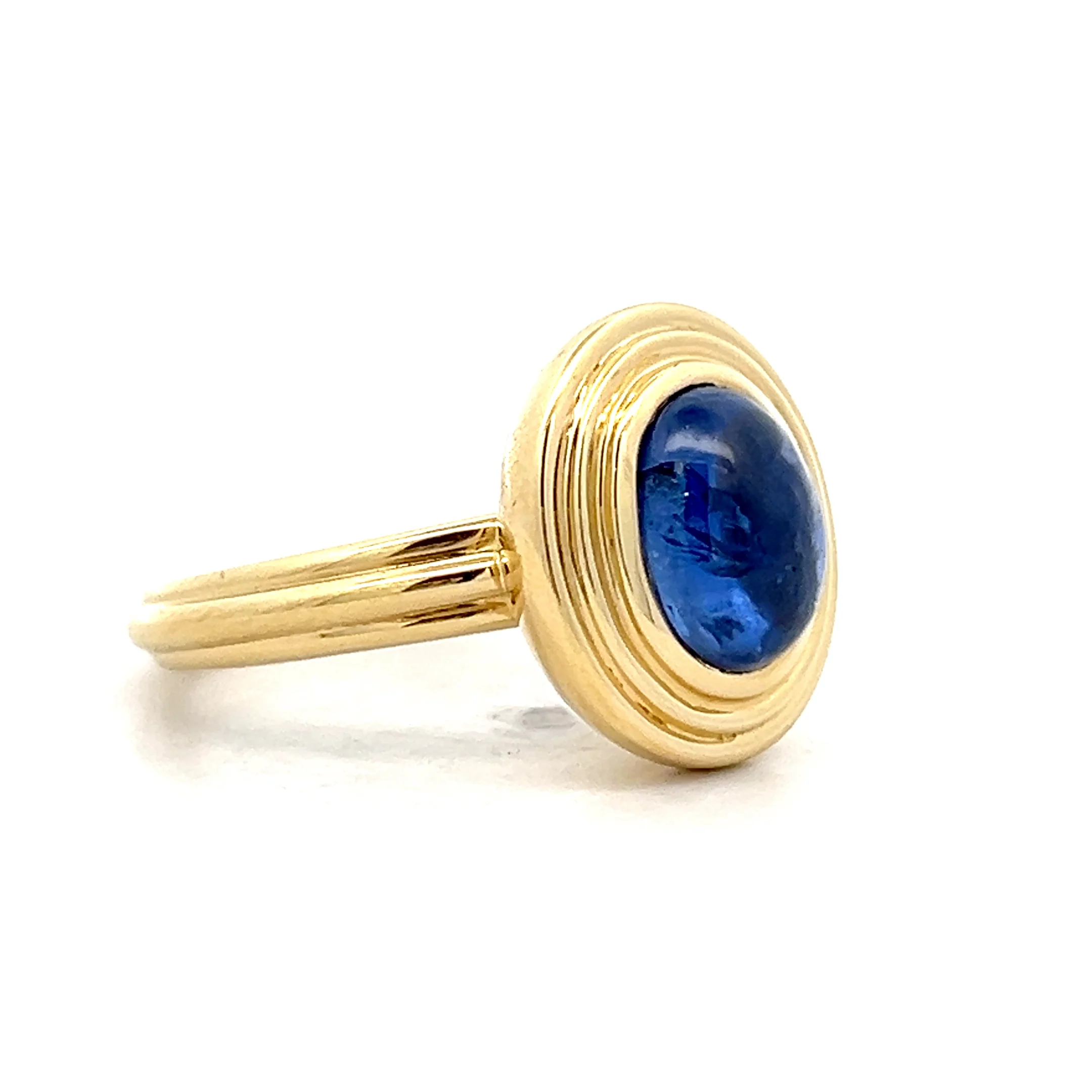 3.53 Cabochon Sapphire Cocktail Ring 18k Yellow Gold - Image 3