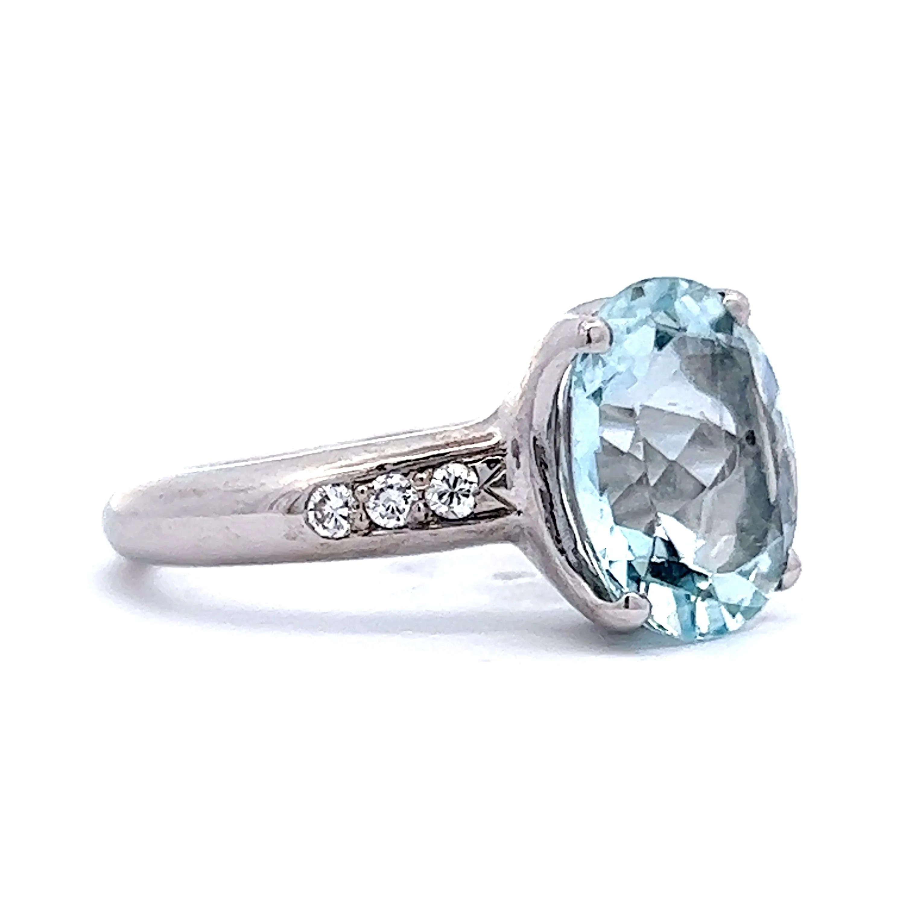 3.56 Aquamarine & Diamond Cocktail Ring in 18k White Gold - Image 3