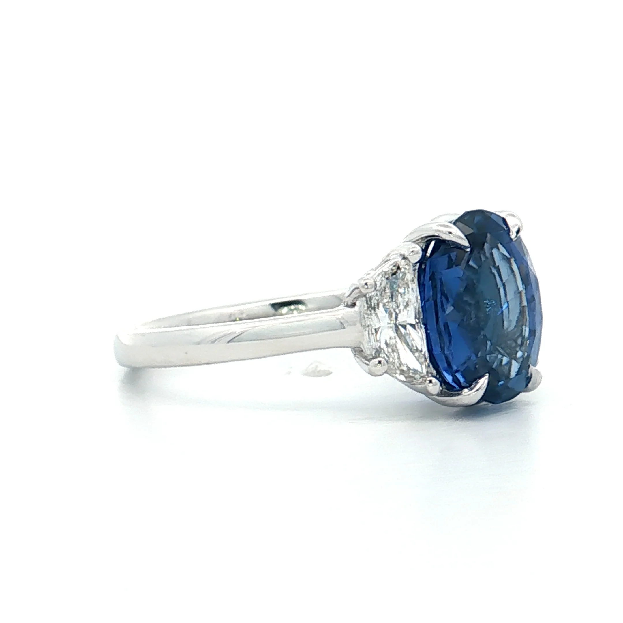 3.65 Oval Blue Sapphire Engagement Ring 18k - Image 3