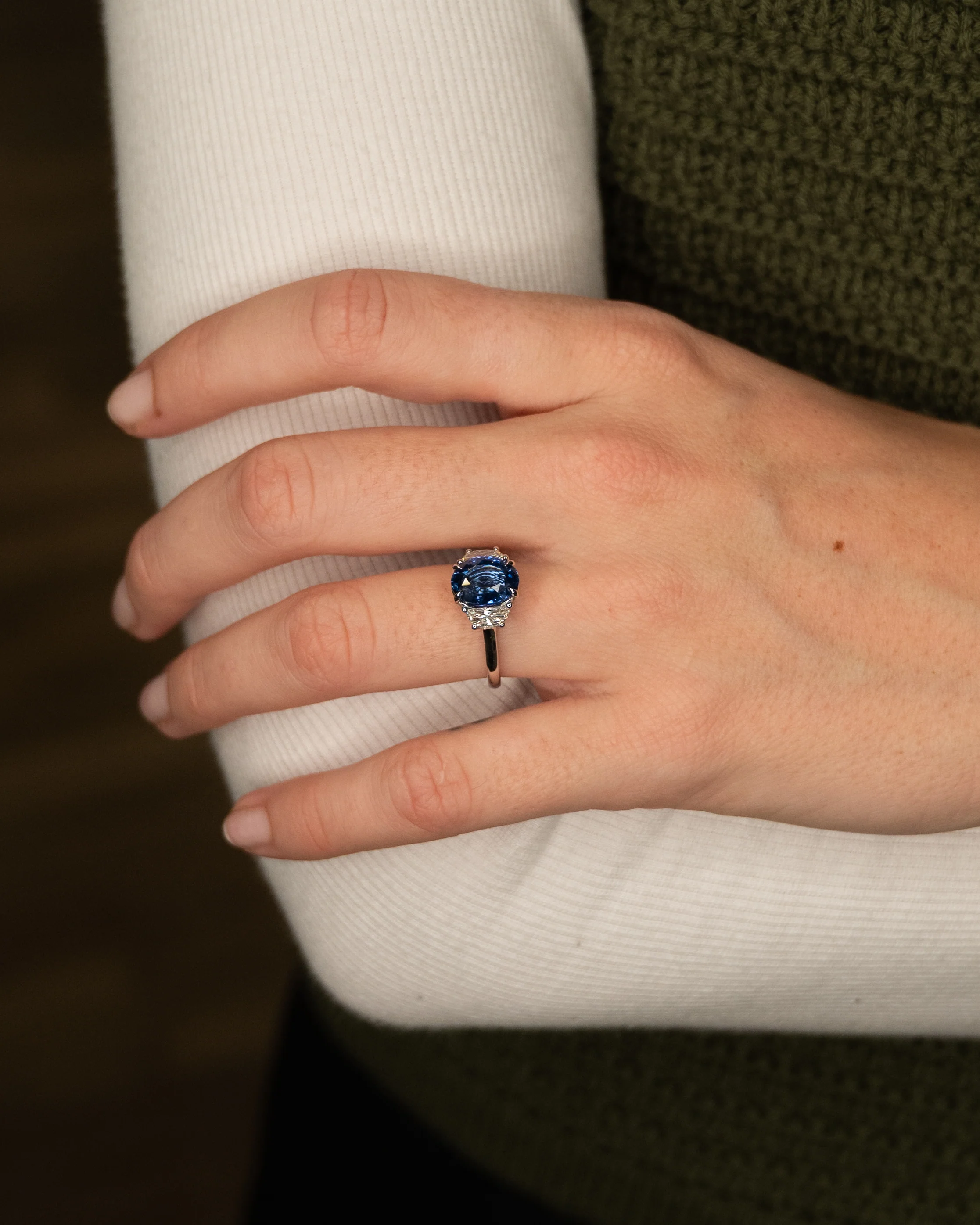 3.65 Oval Blue Sapphire Engagement Ring 18k - Image 7