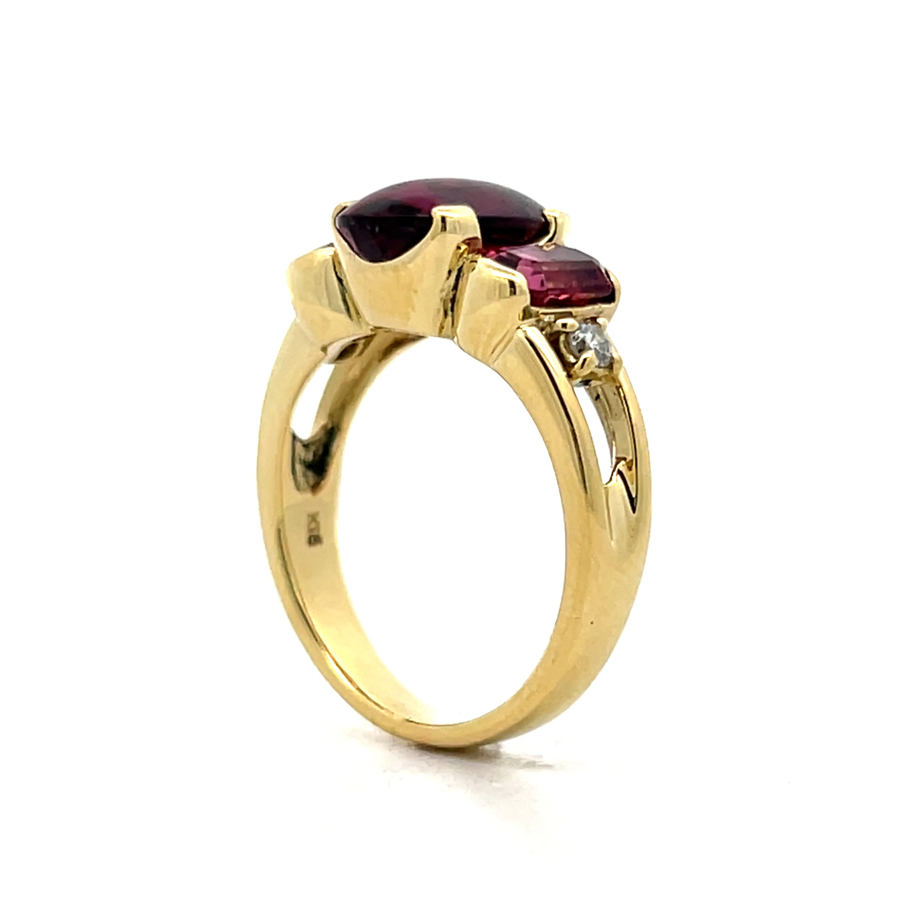 3.68 Cabochon Garnet Cocktail Ring in 18k Yellow Gold - Image 5