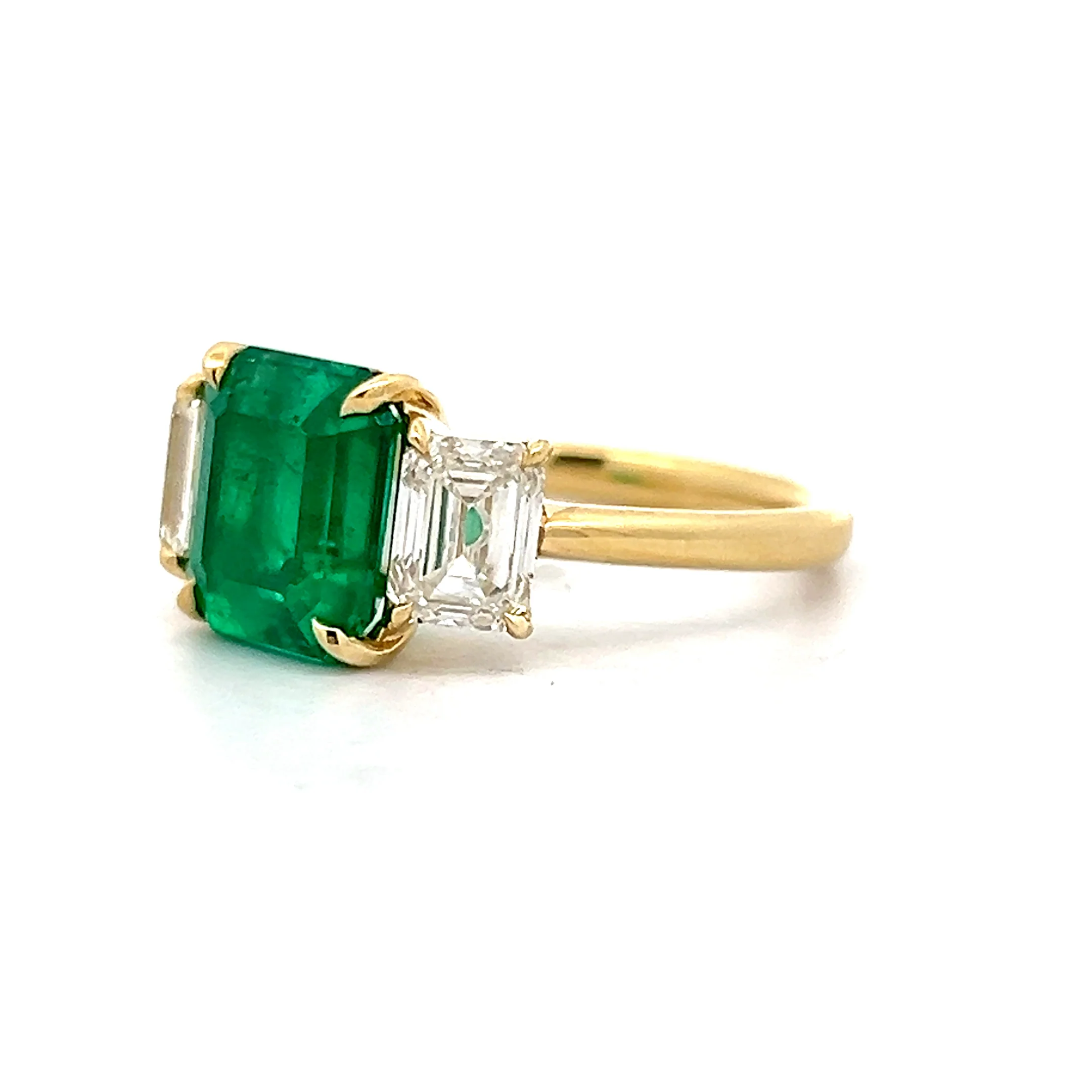 3.69 Carat Colombian Emerald and Diamond Ring in 18k Gold - Image 2