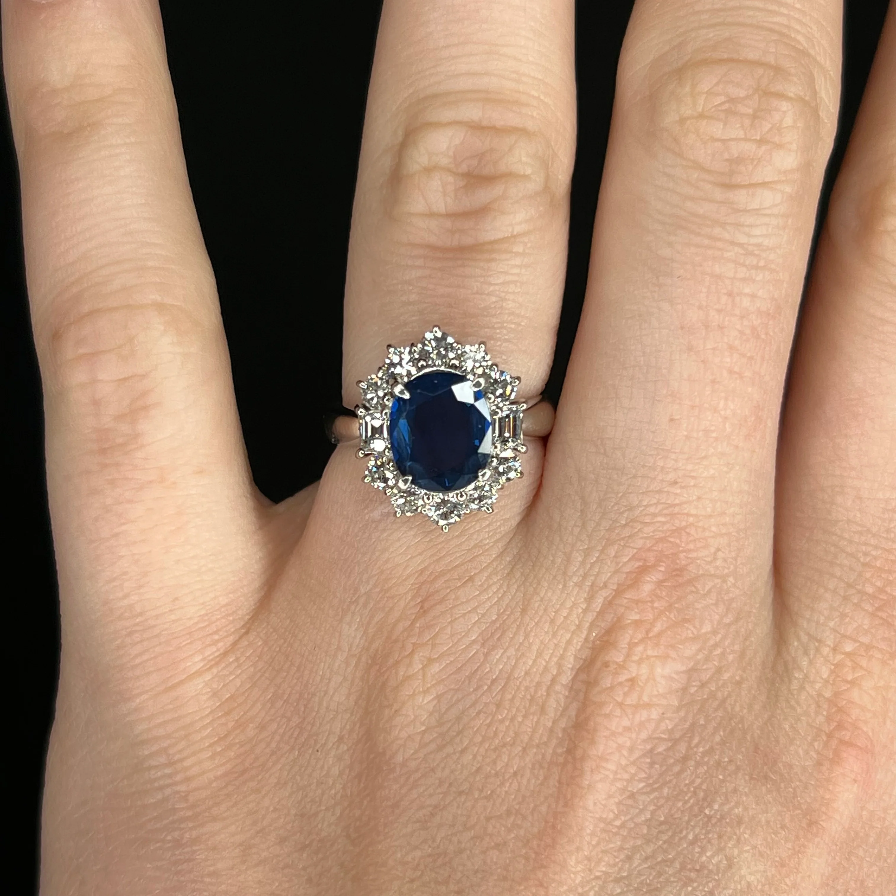 3 Carat Oval Sapphire & Diamond Ring in Platinum - Image 6