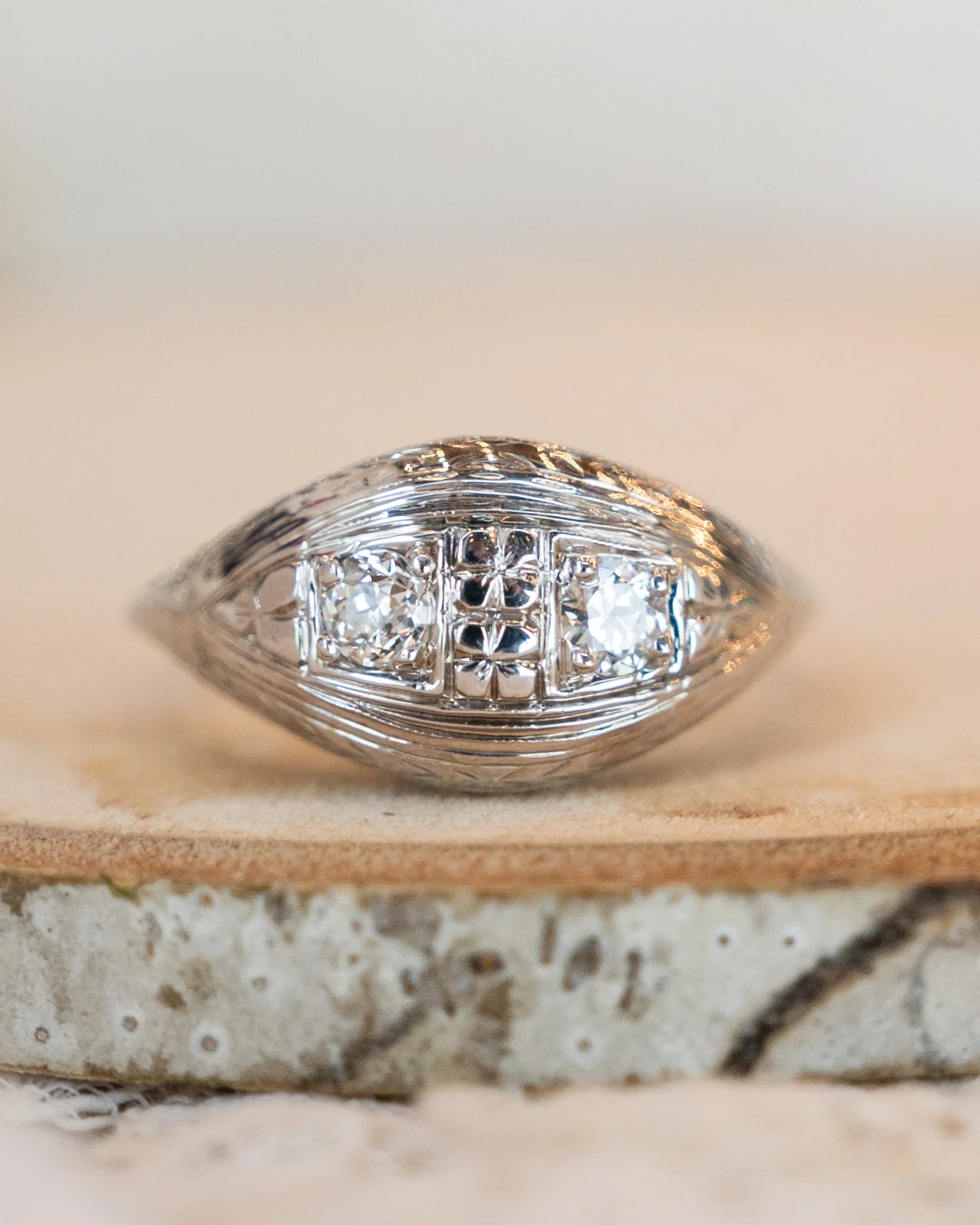 .30 Vintage Deco Two-Stone Engagement Ring 18k - Image 6